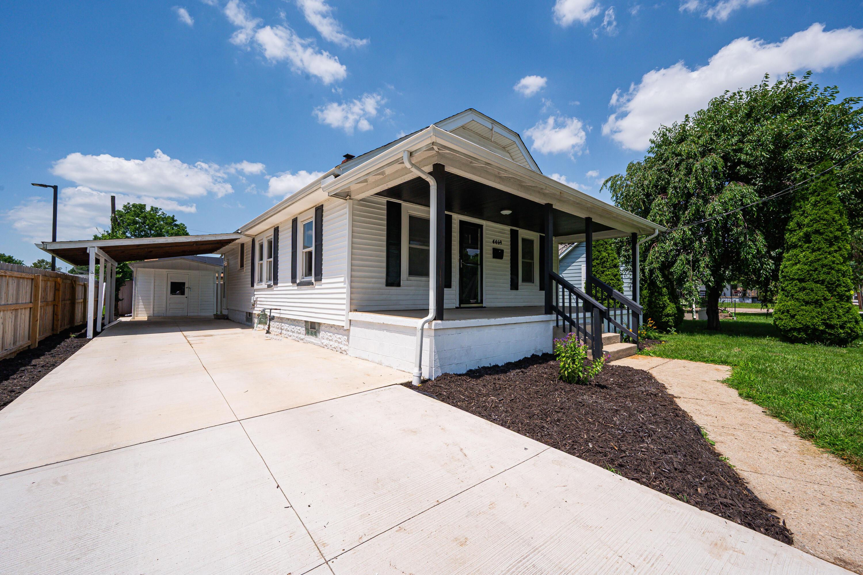 4469 Lancaster Avenue