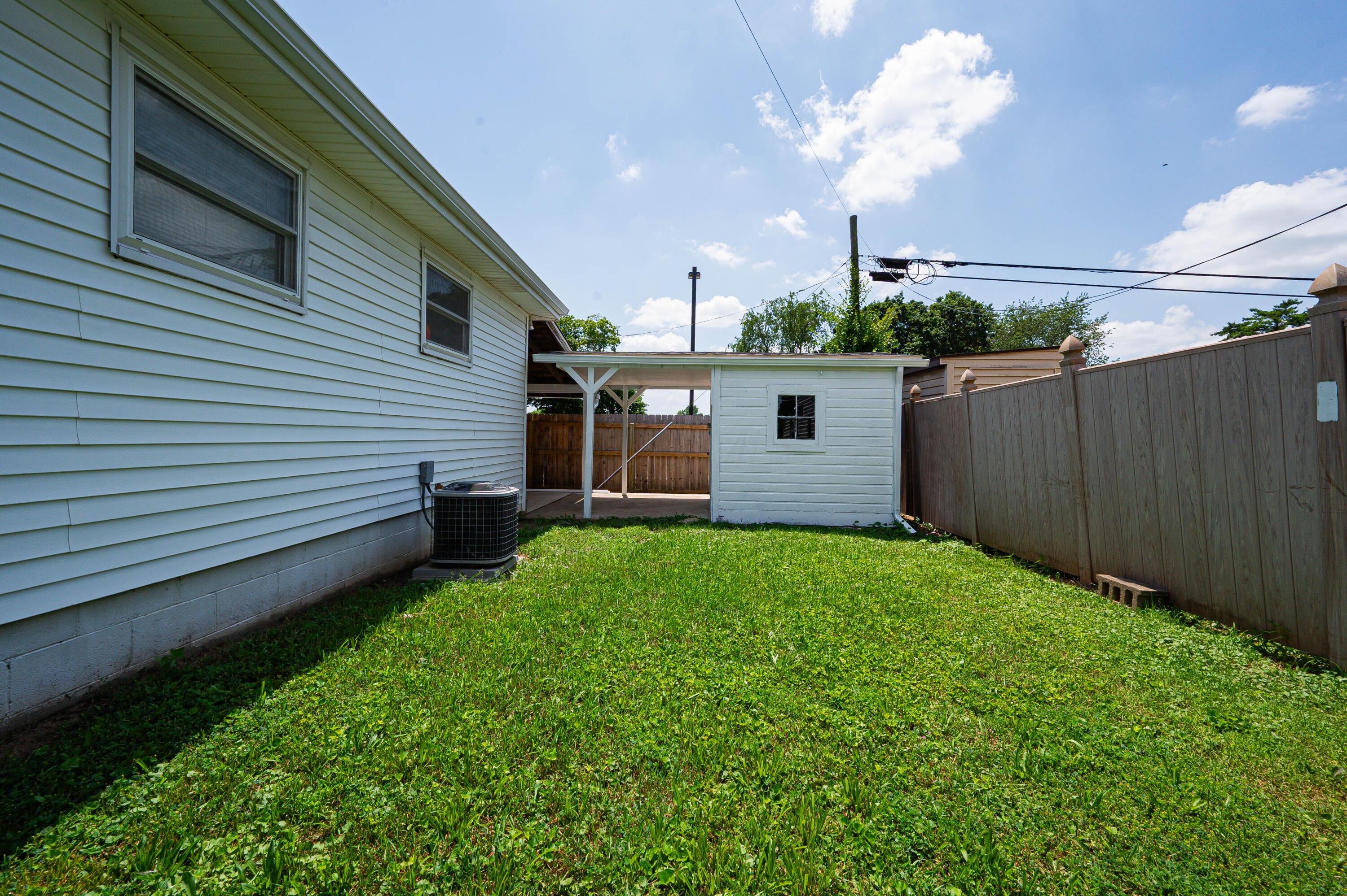 4469 Lancaster Avenue