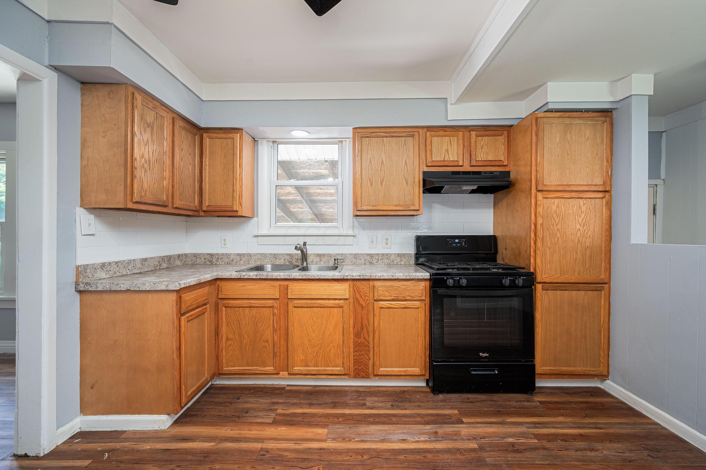 4469 Lancaster Avenue