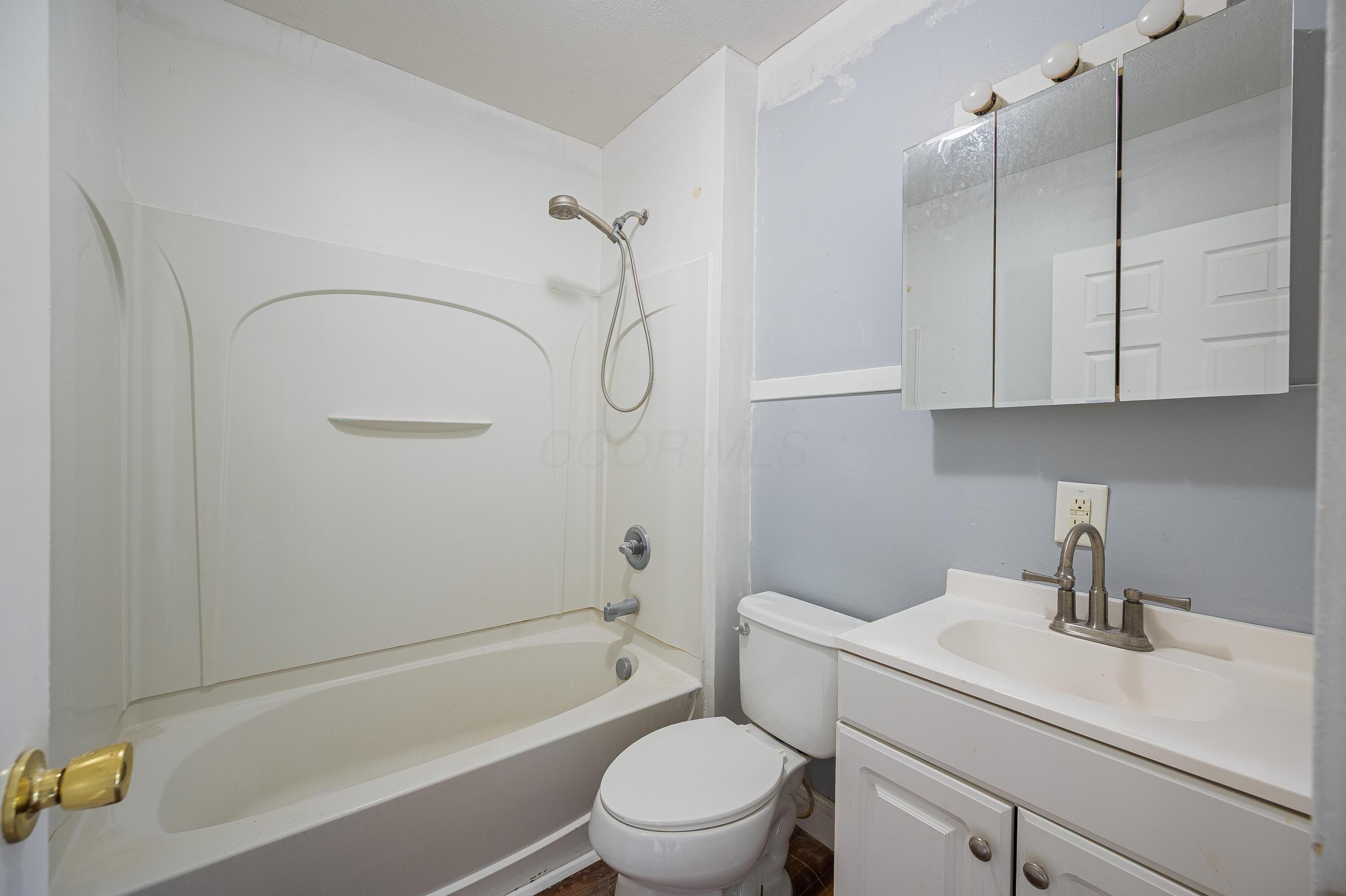 4469 Lancaster Avenue