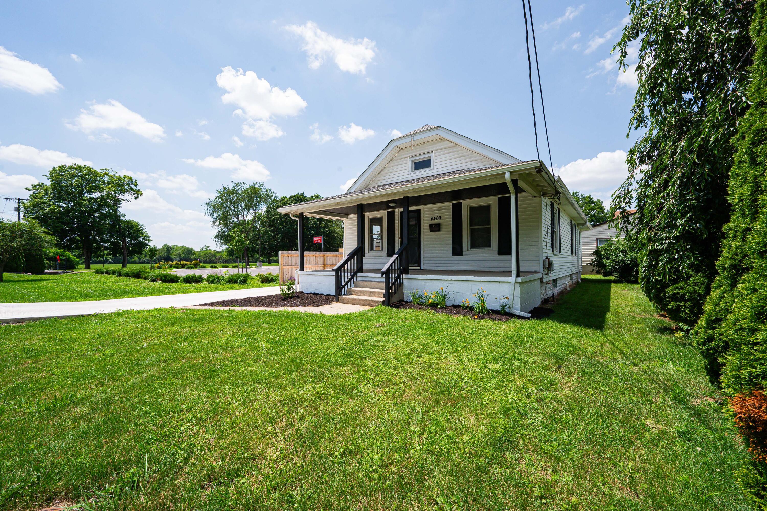 4469 Lancaster Avenue