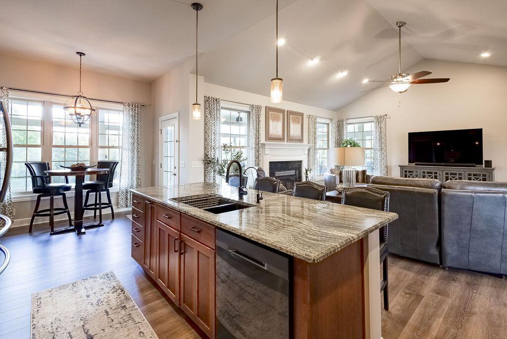 10339 New Delaware Road, Mount Vernon