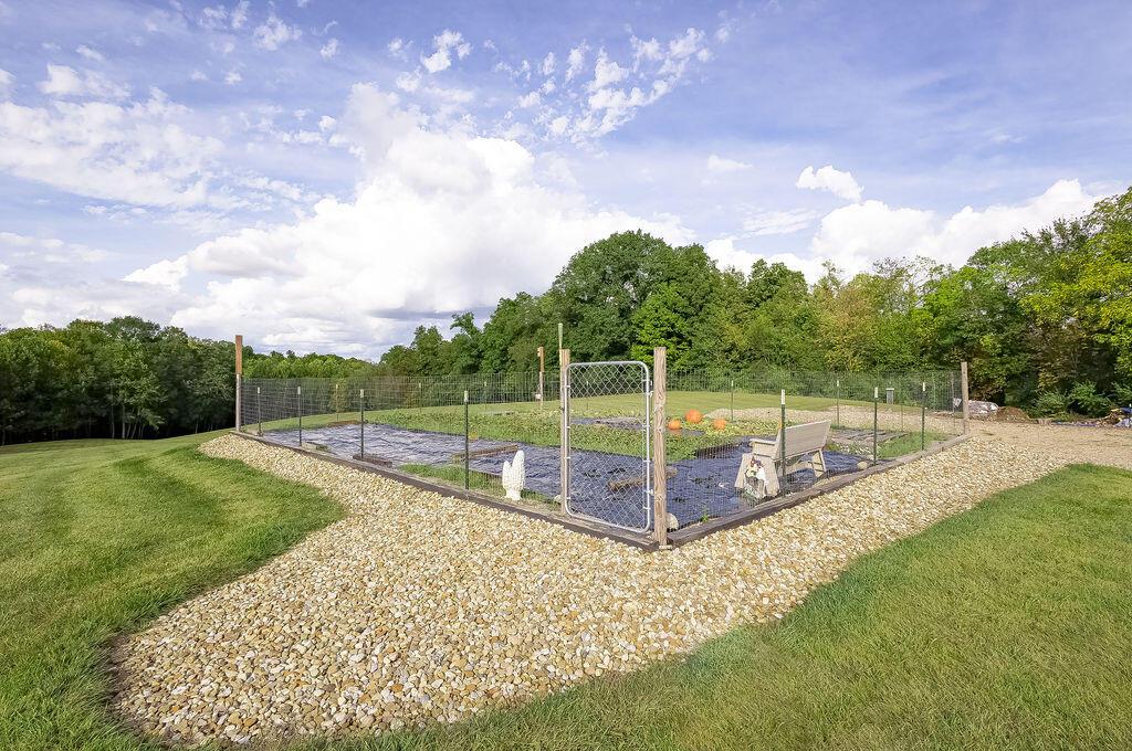 10339 New Delaware Road, Mount Vernon