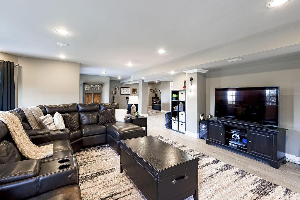 10339 New Delaware Road, Mount Vernon