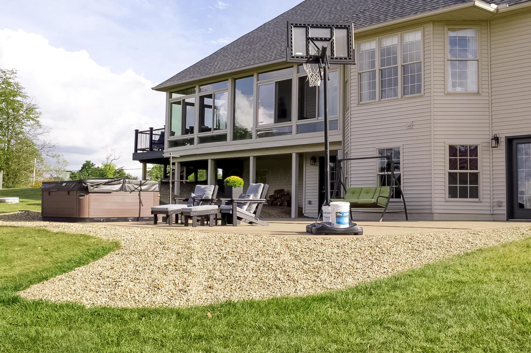 10339 New Delaware Road, Mount Vernon