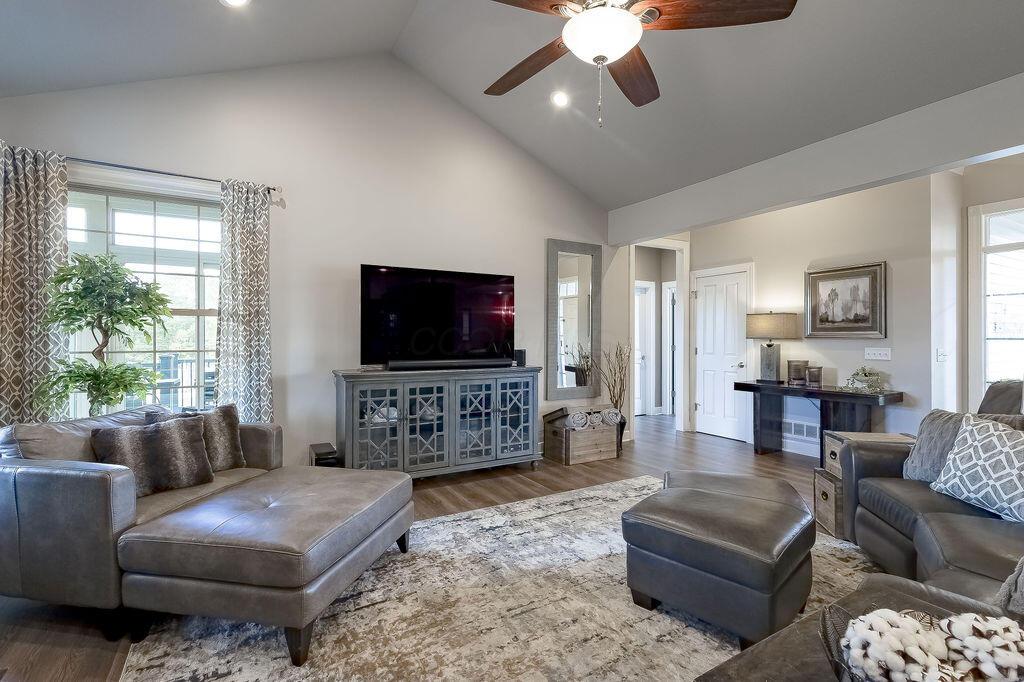 10339 New Delaware Road, Mount Vernon