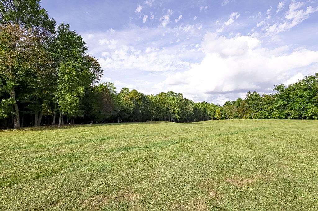 10339 New Delaware Road, Mount Vernon