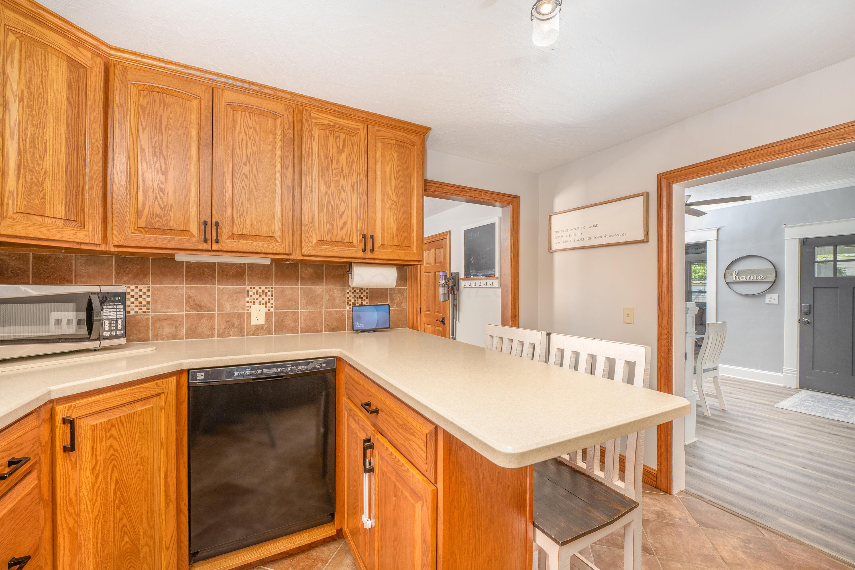 6 Ridgewood Avenue