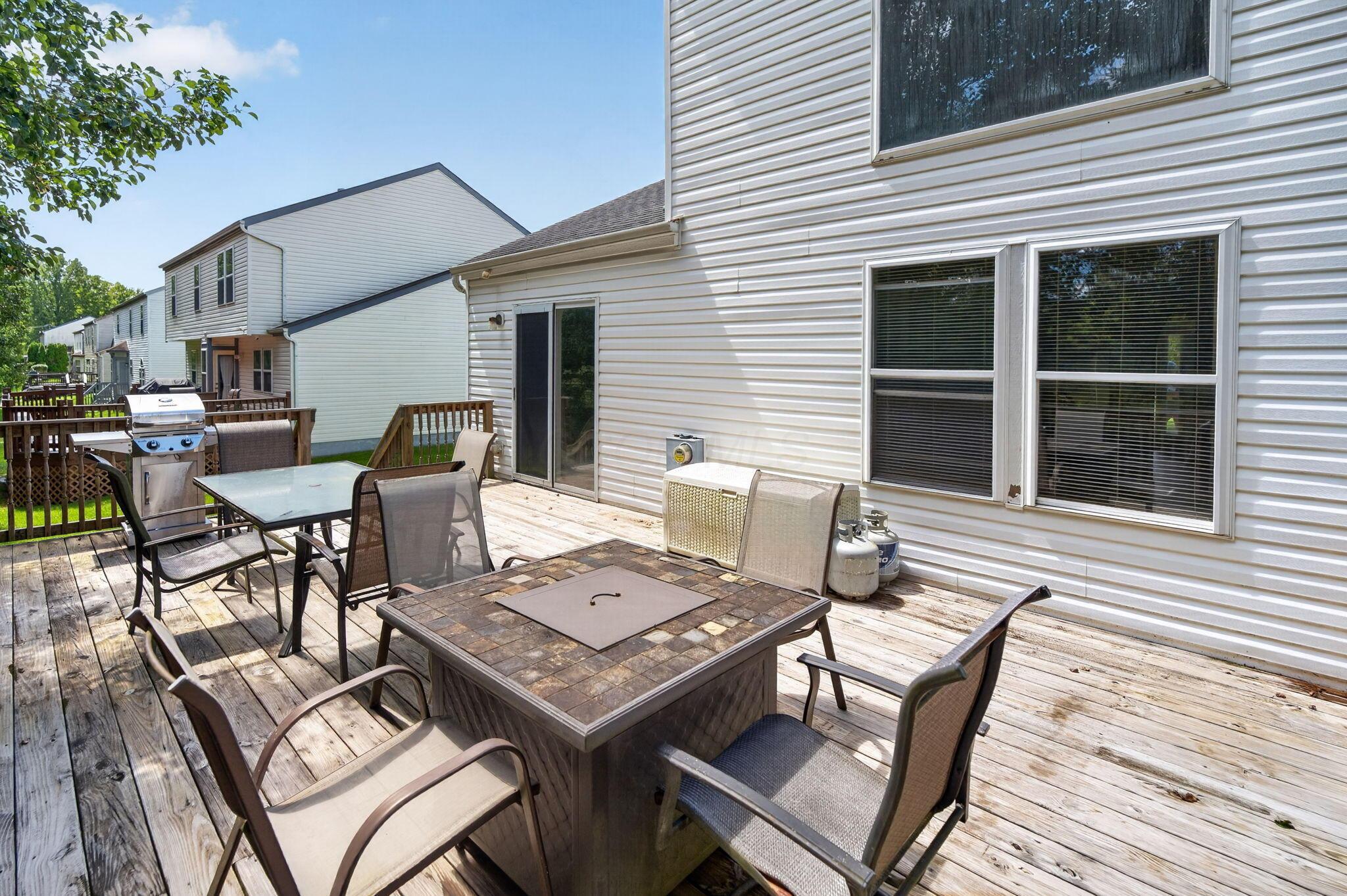 156 Knights Bridge Drive E