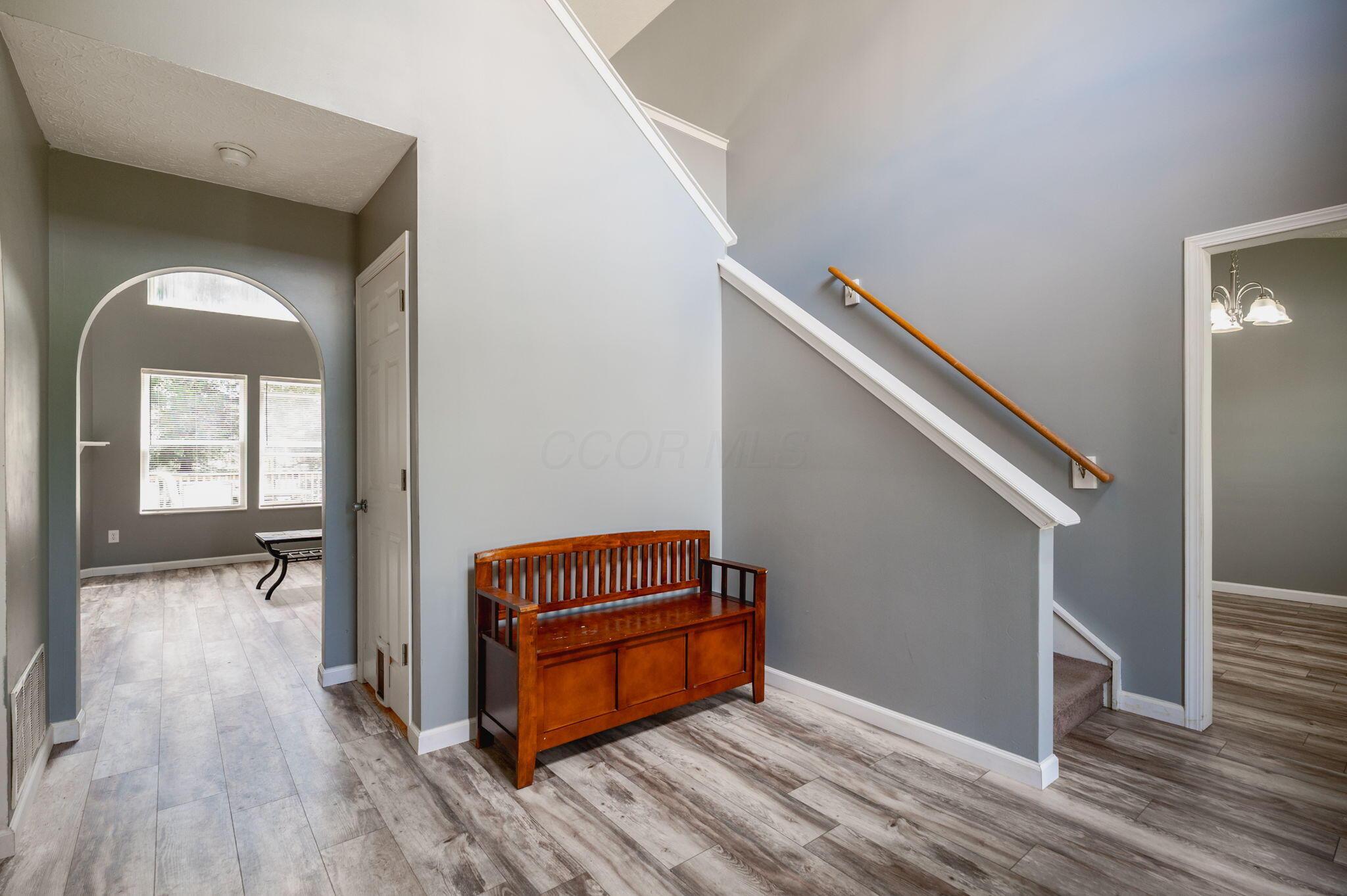 156 Knights Bridge Drive E