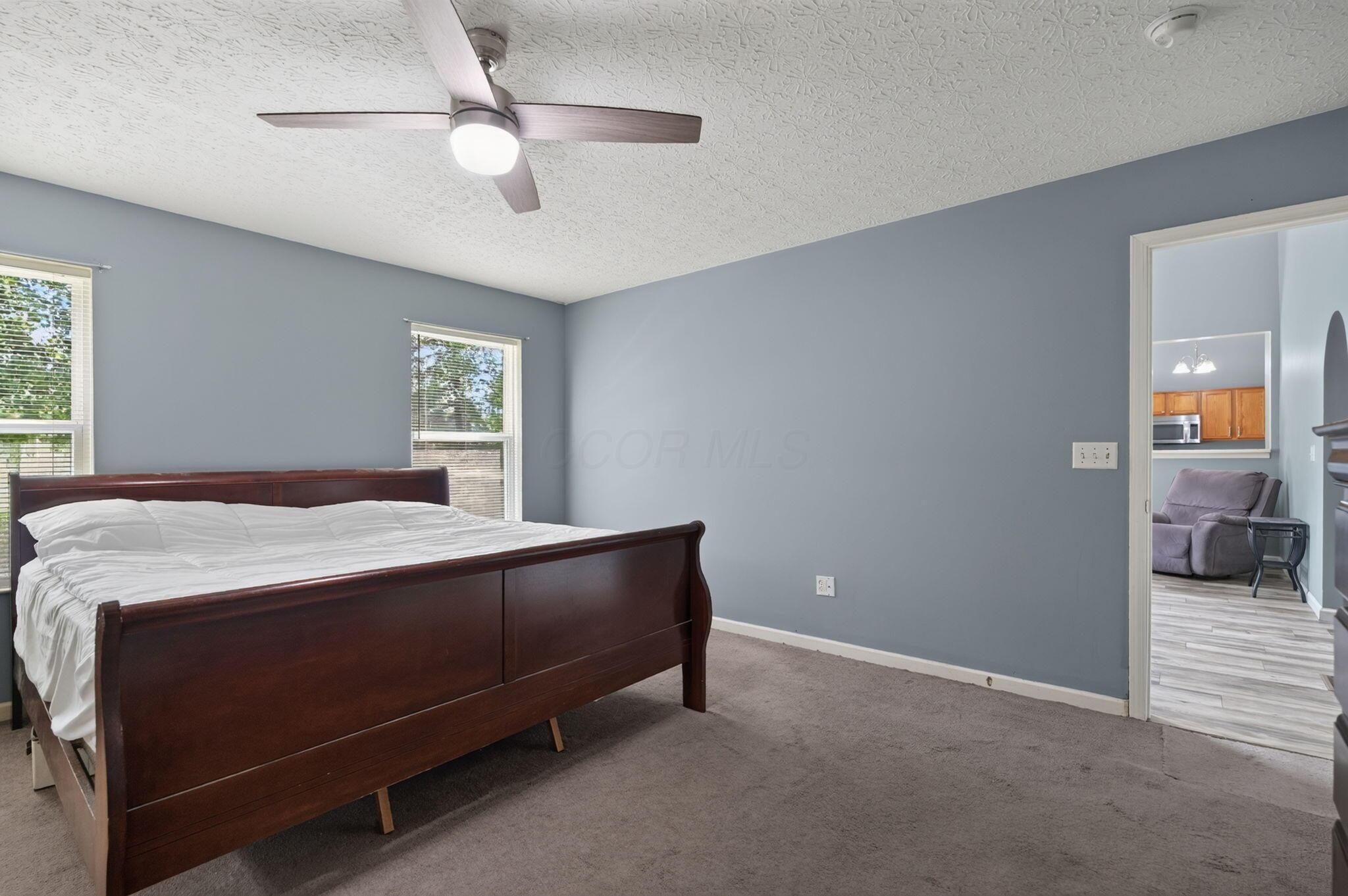 156 Knights Bridge Drive E