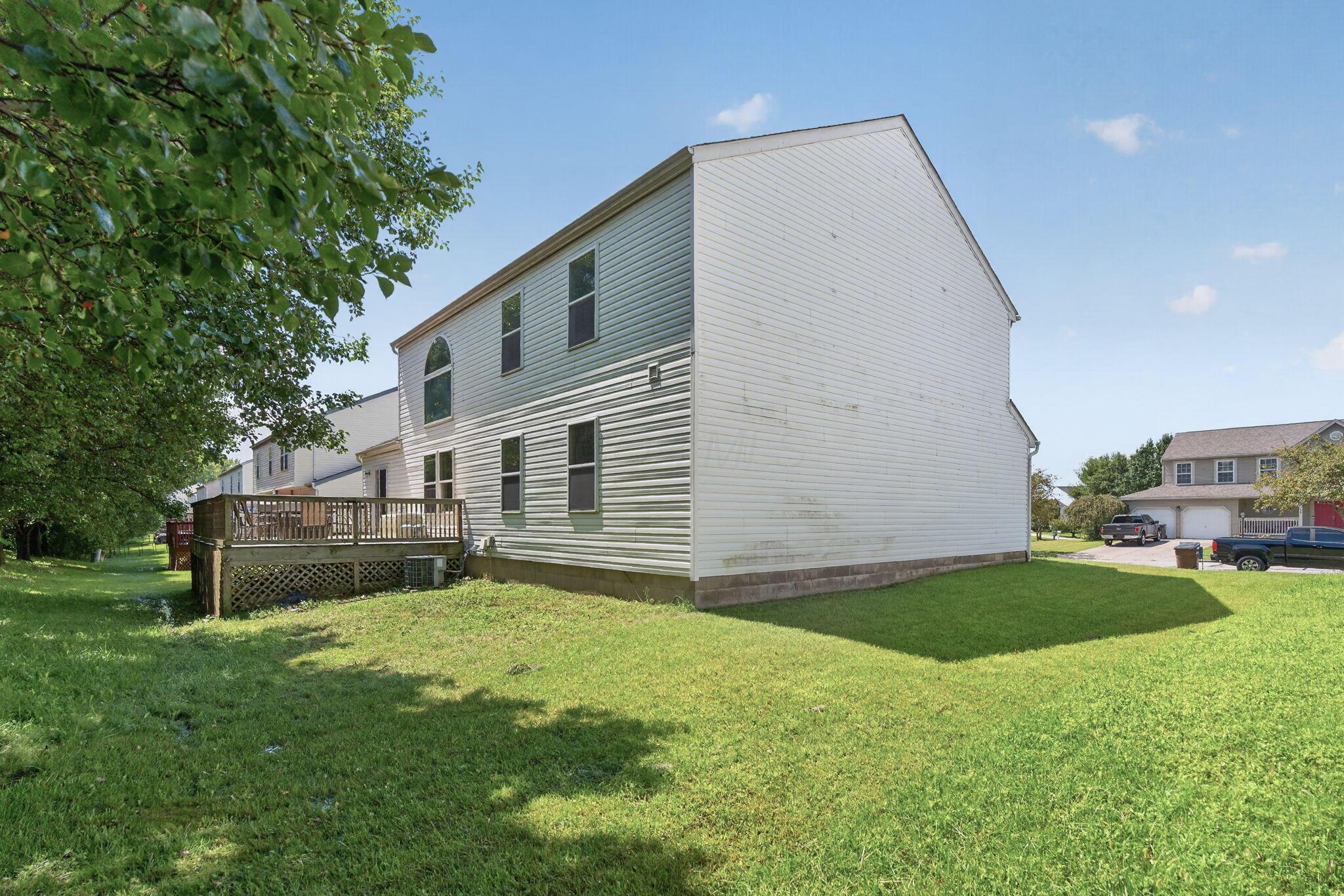 156 Knights Bridge Drive E