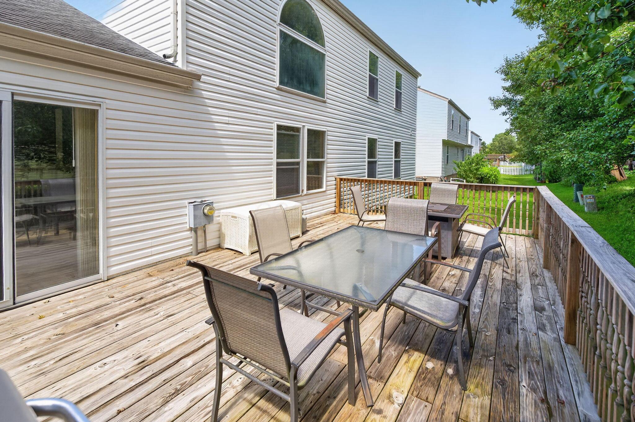 156 Knights Bridge Drive E