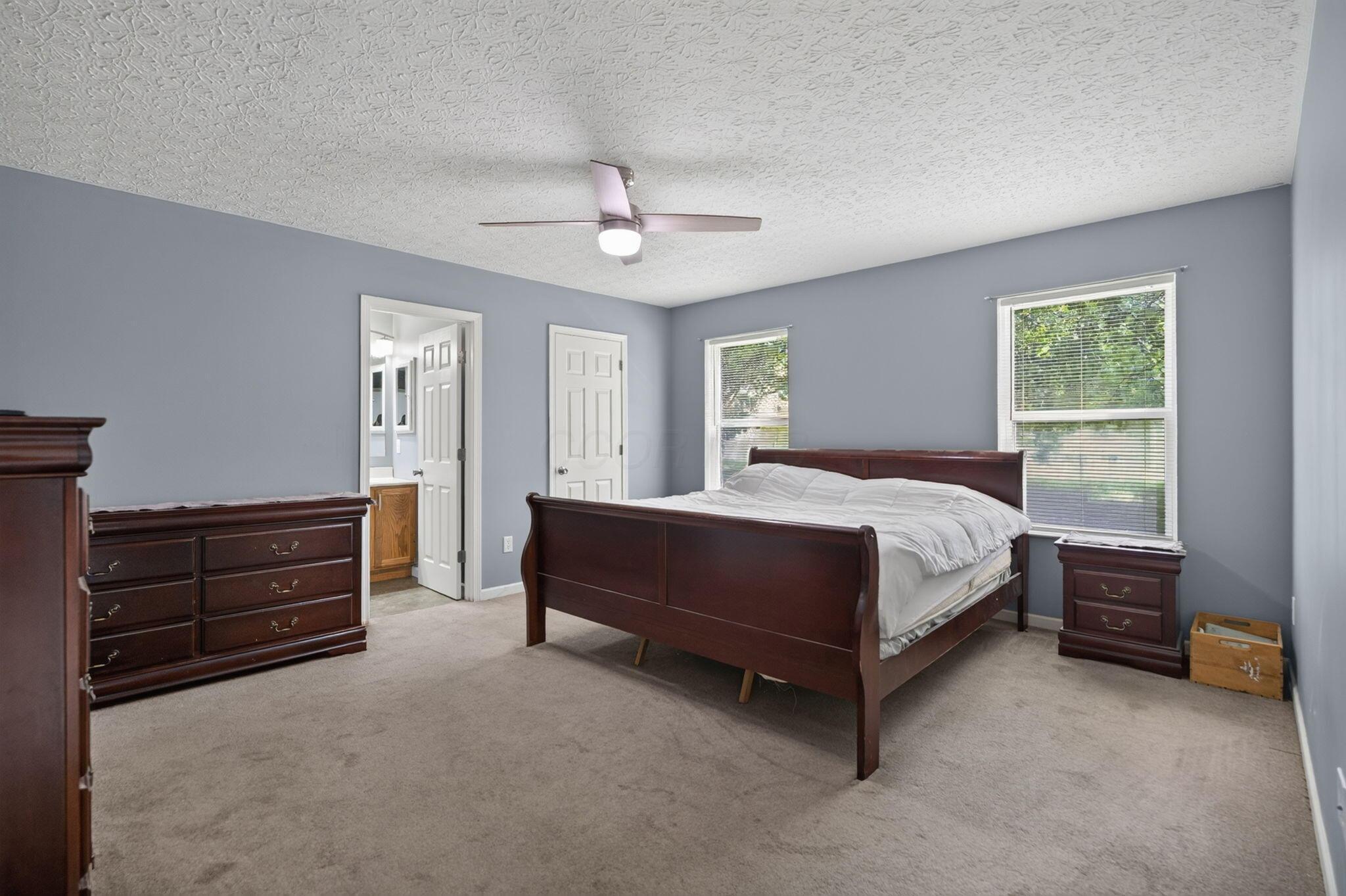 156 Knights Bridge Drive E