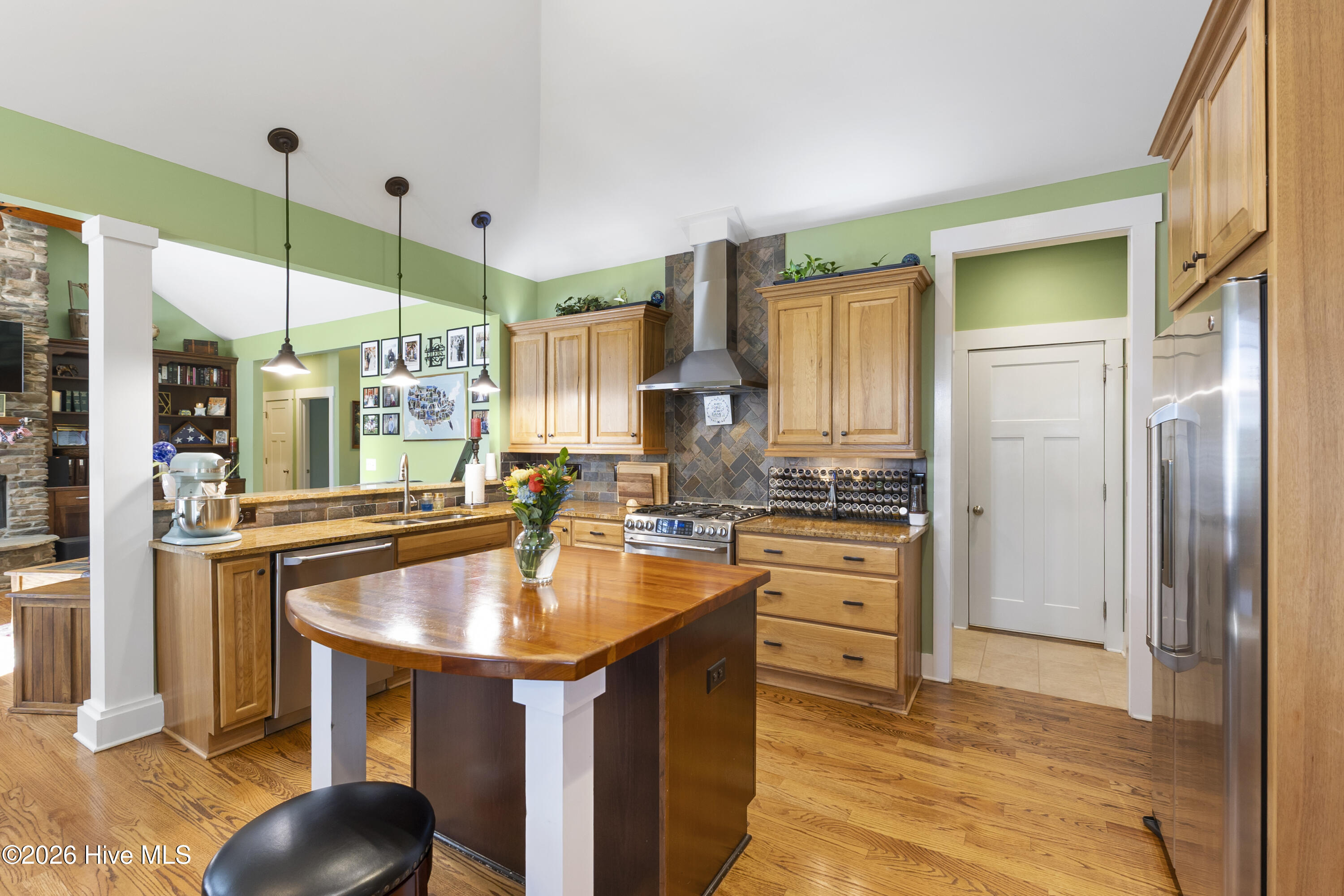 107 Tomahawk Court