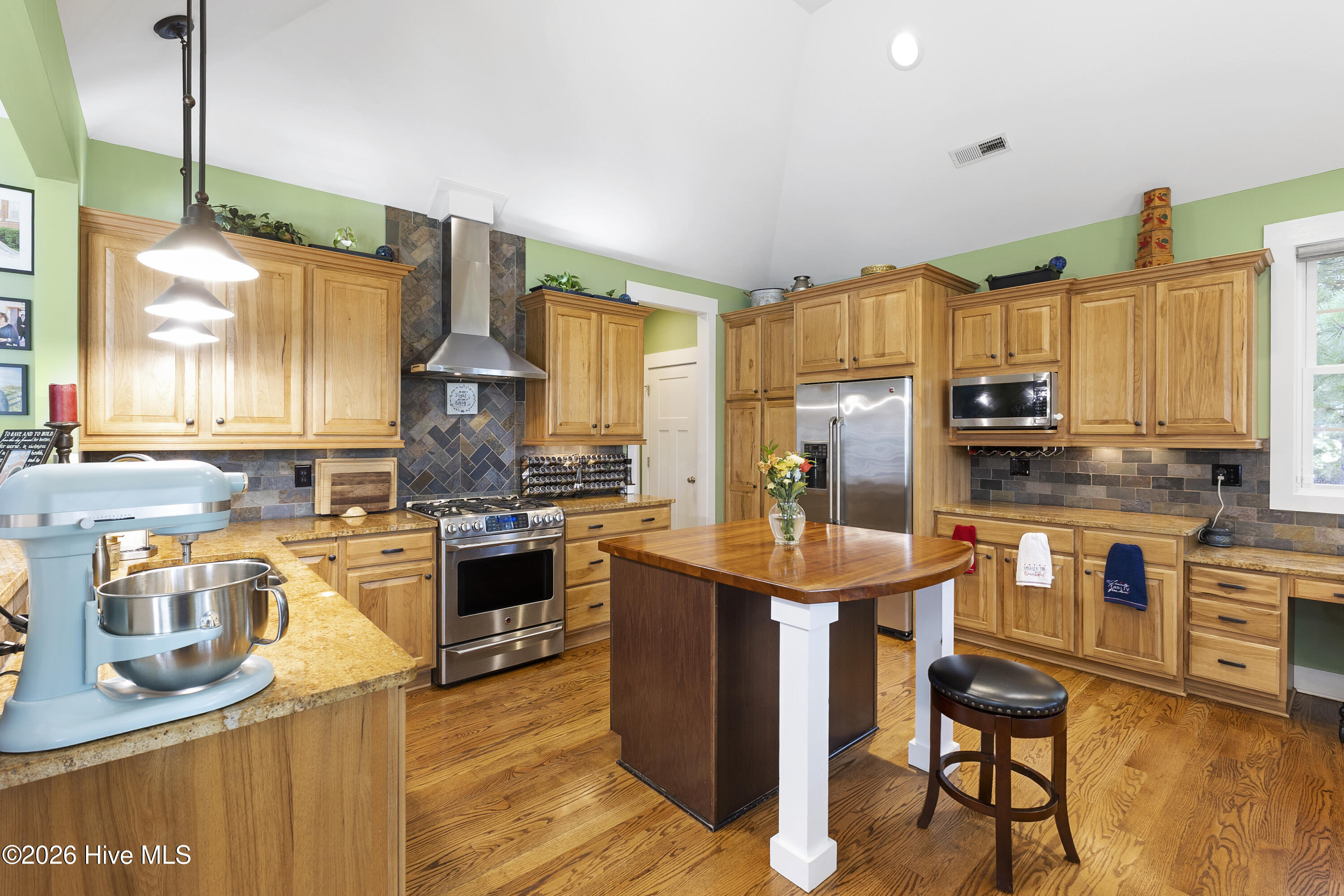 107 Tomahawk Court