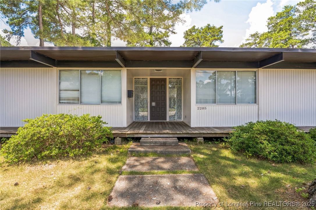 2205 N Elm Street