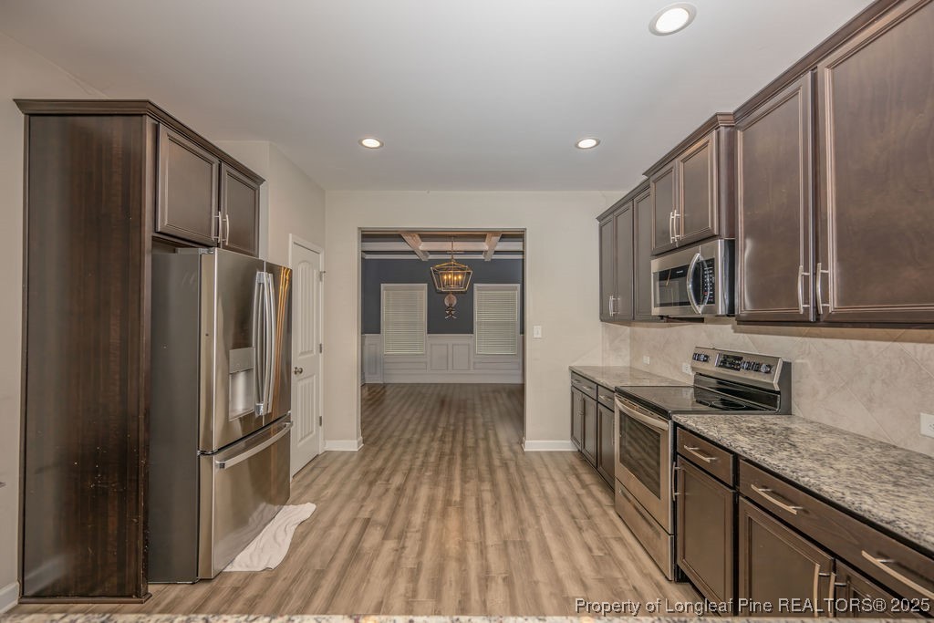 6821 Hunters Den Road