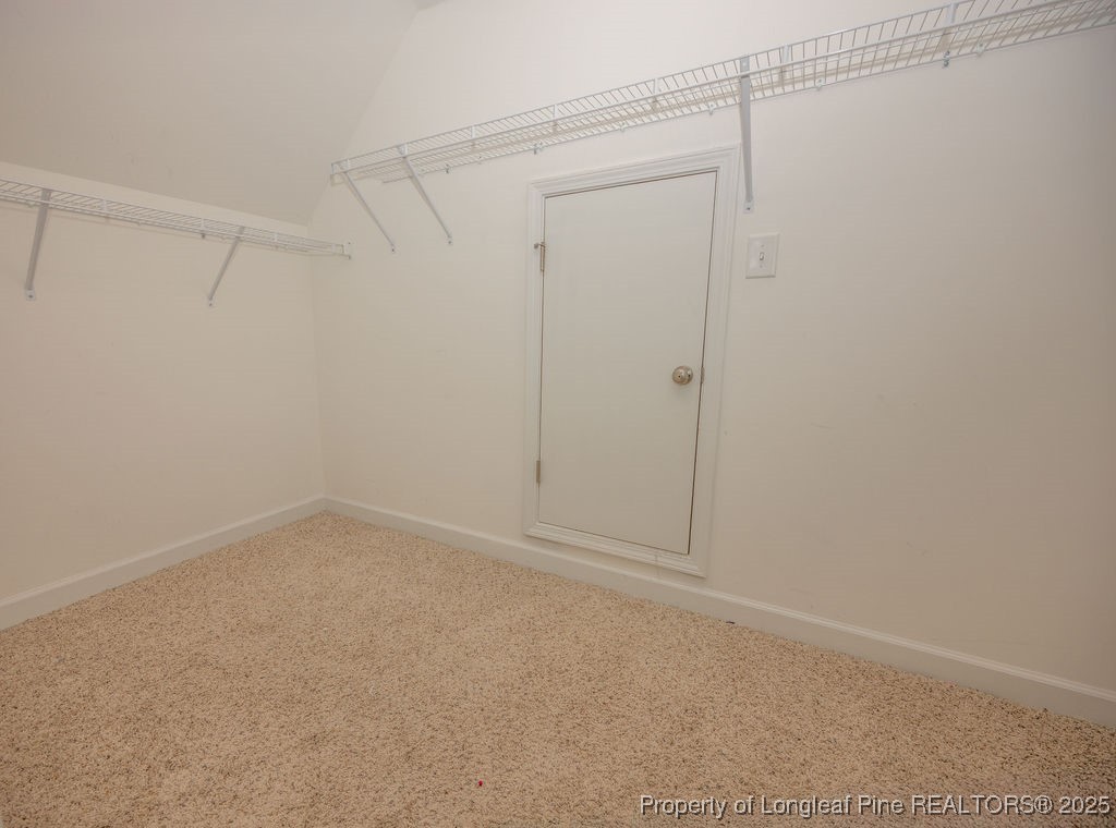 6821 Hunters Den Road