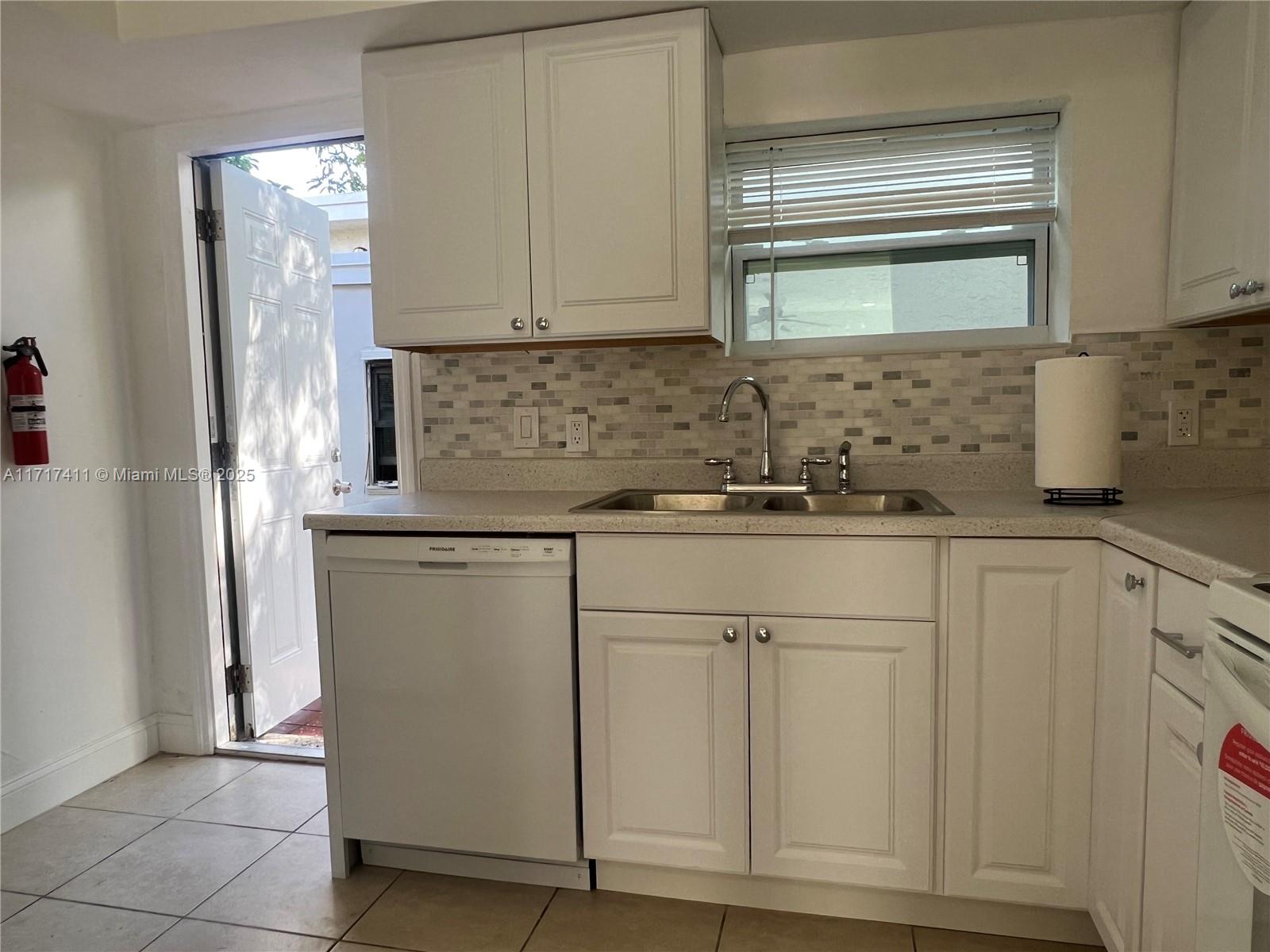 113 NW 13th Ave Unit: Front