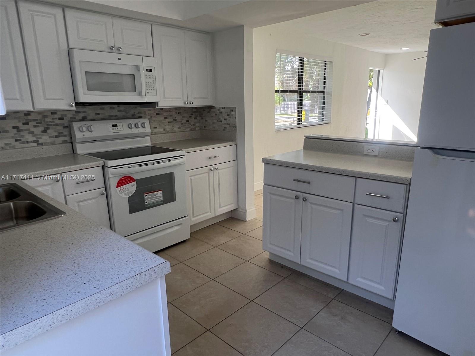 113 NW 13th Ave Unit: Front