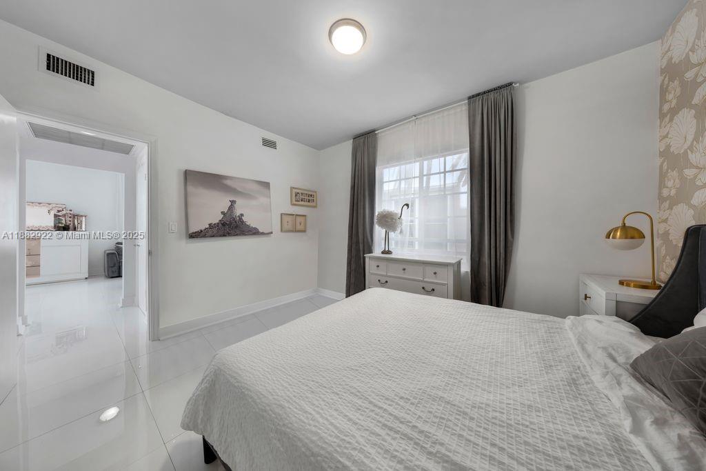 1000 Meridian Ave # 12