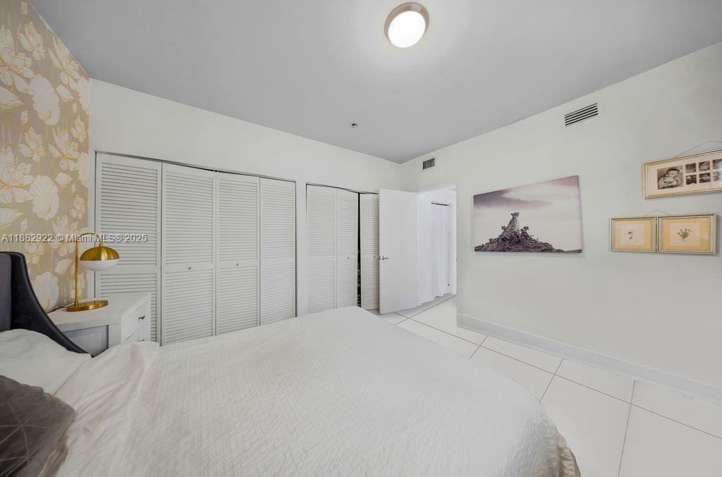 1000 Meridian Ave # 12