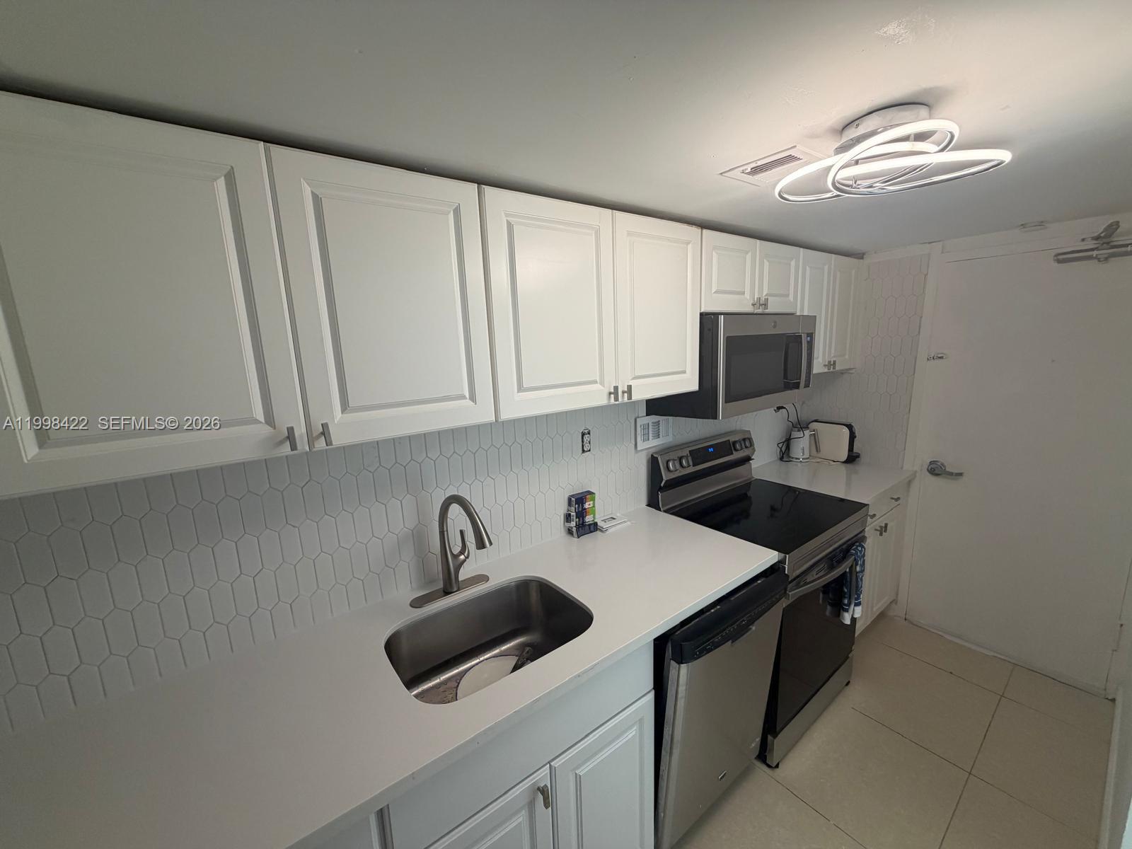 1000 West Ave # 330