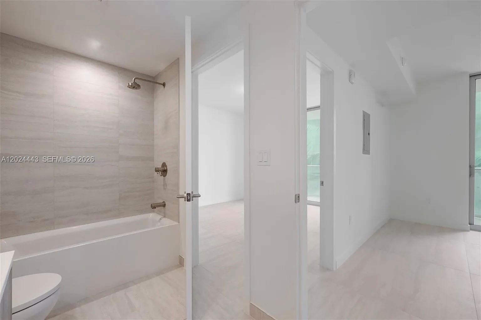 77 SE 5th st # 2305