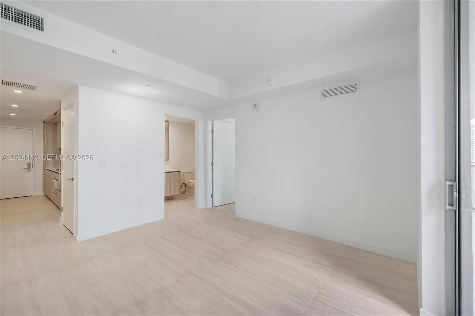 77 SE 5th st # 2305