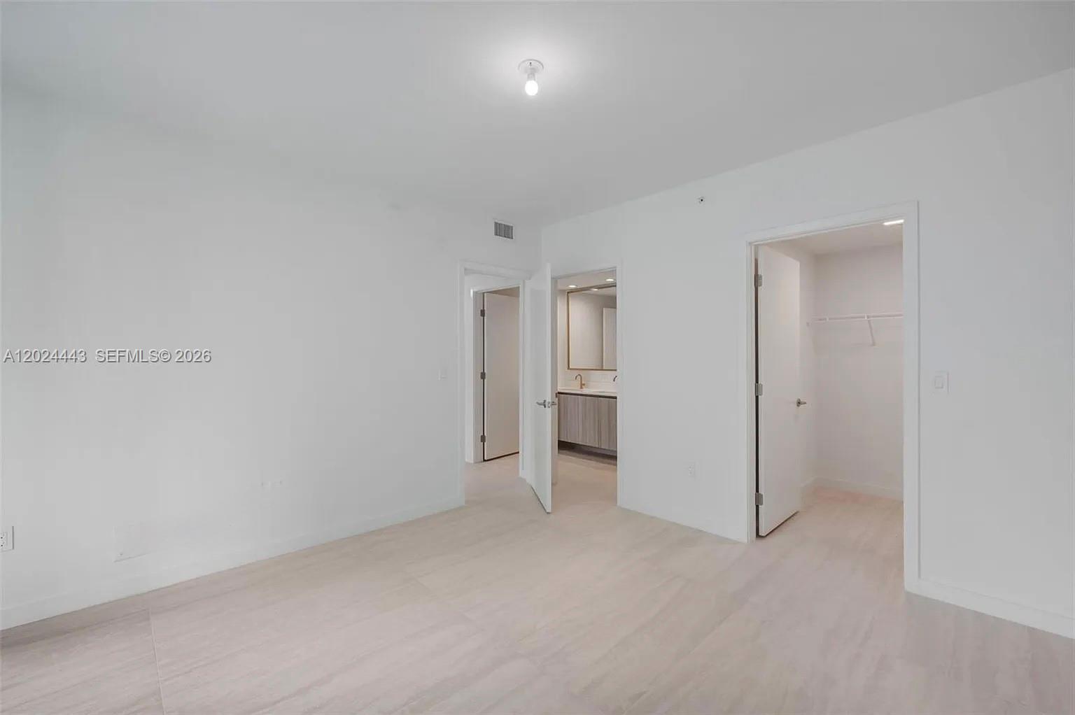 77 SE 5th st # 2305