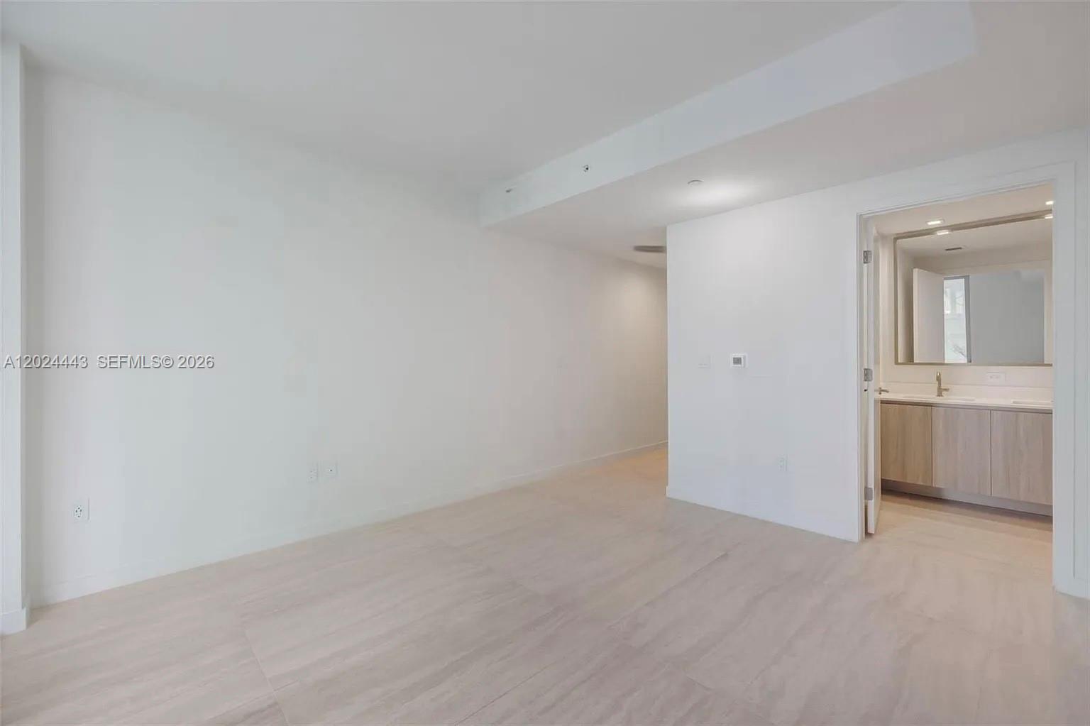 77 SE 5th st # 2305