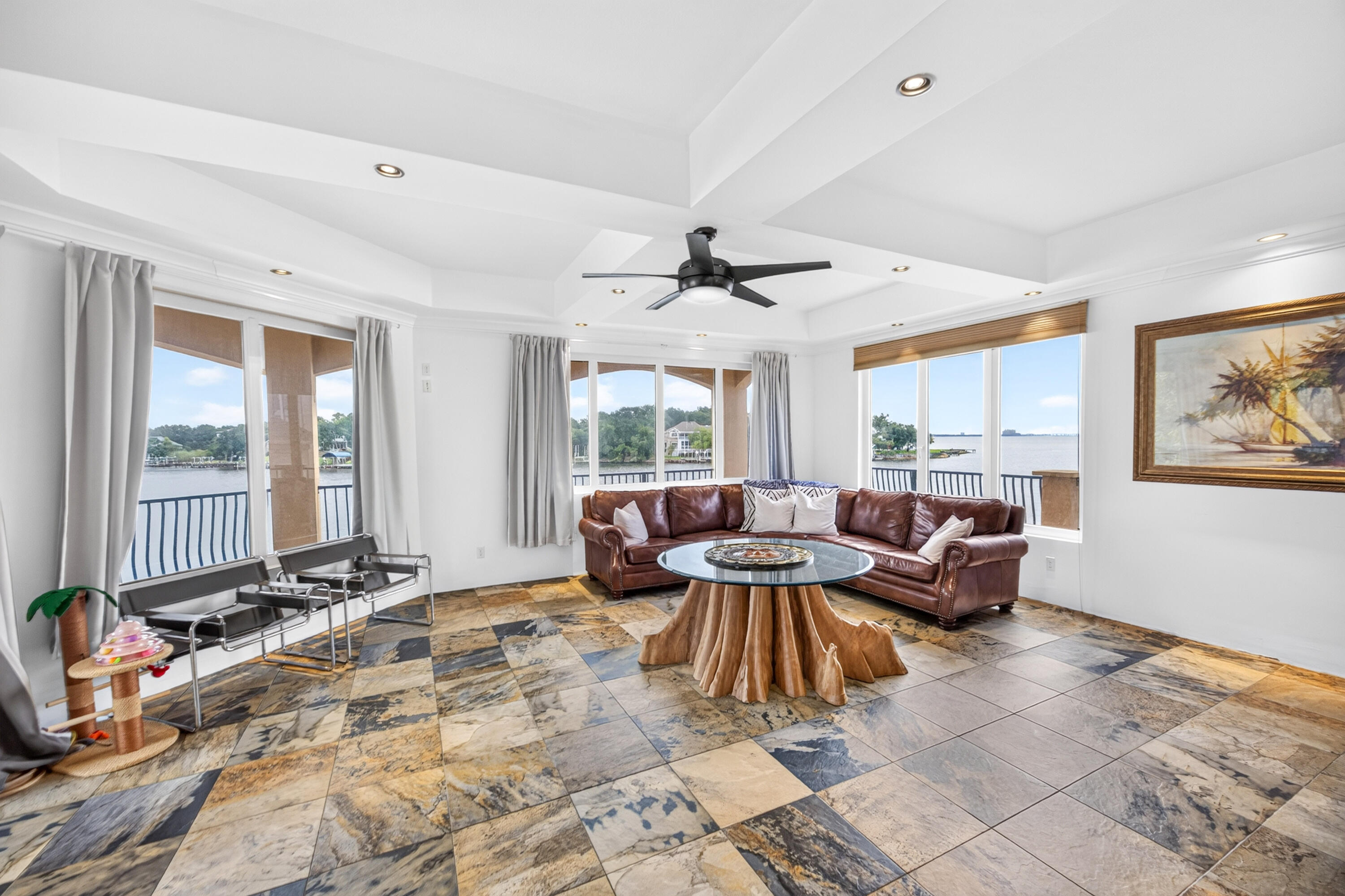 781 Boulevard Of The Champions
