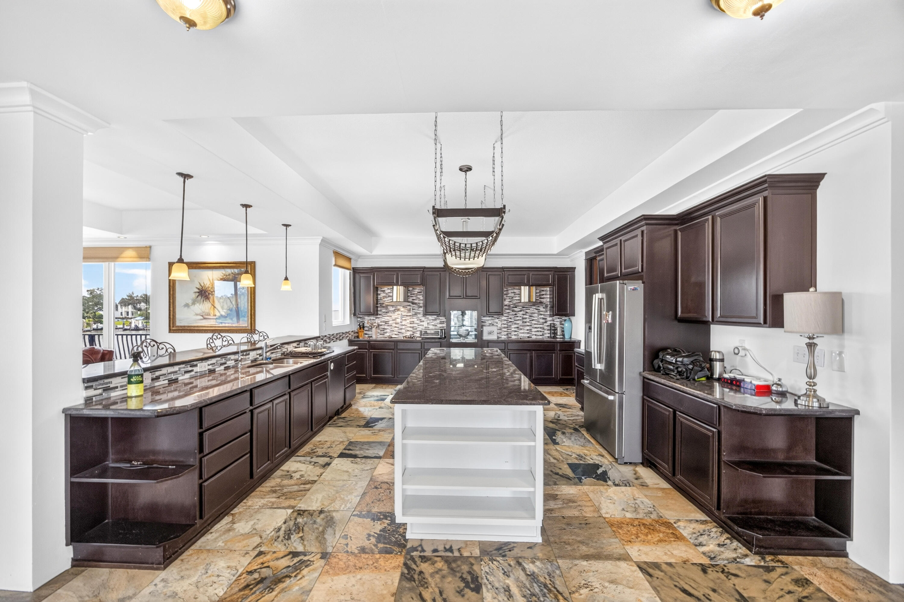781 Boulevard Of The Champions