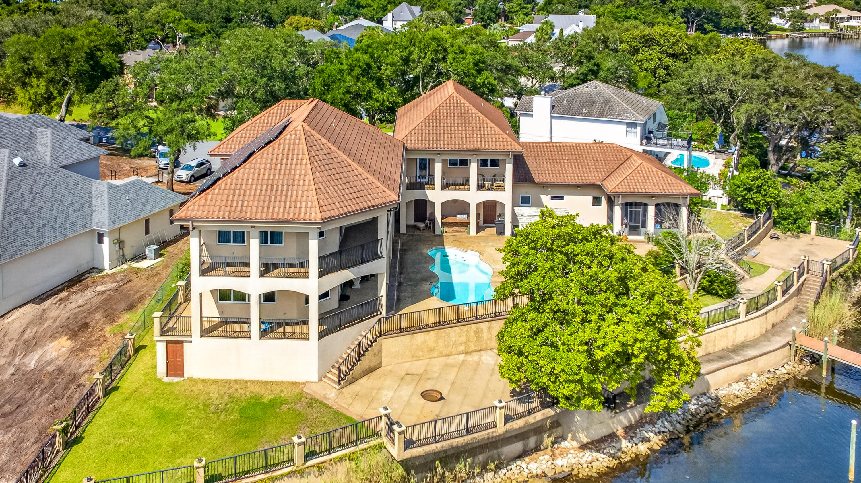 781 Boulevard Of The Champions