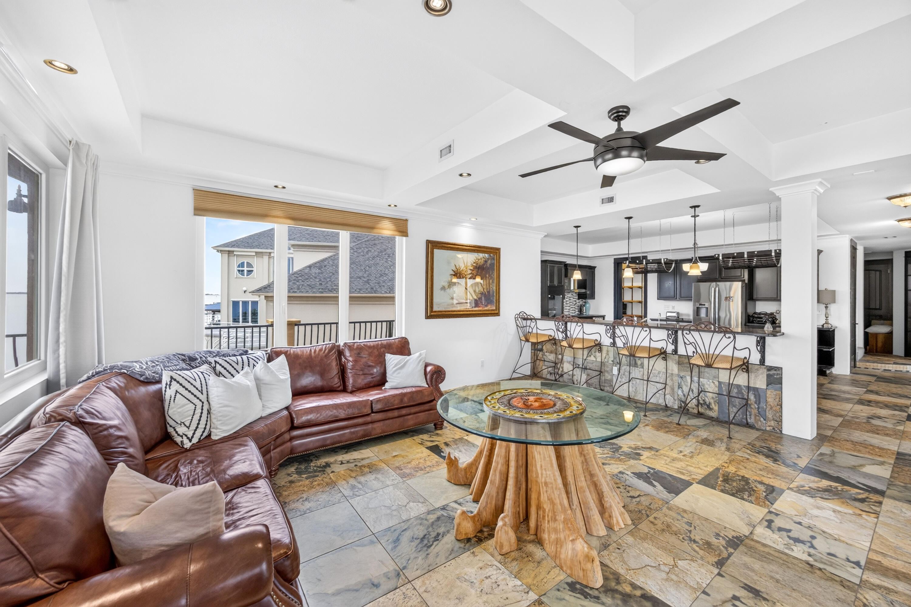 781 Boulevard Of The Champions
