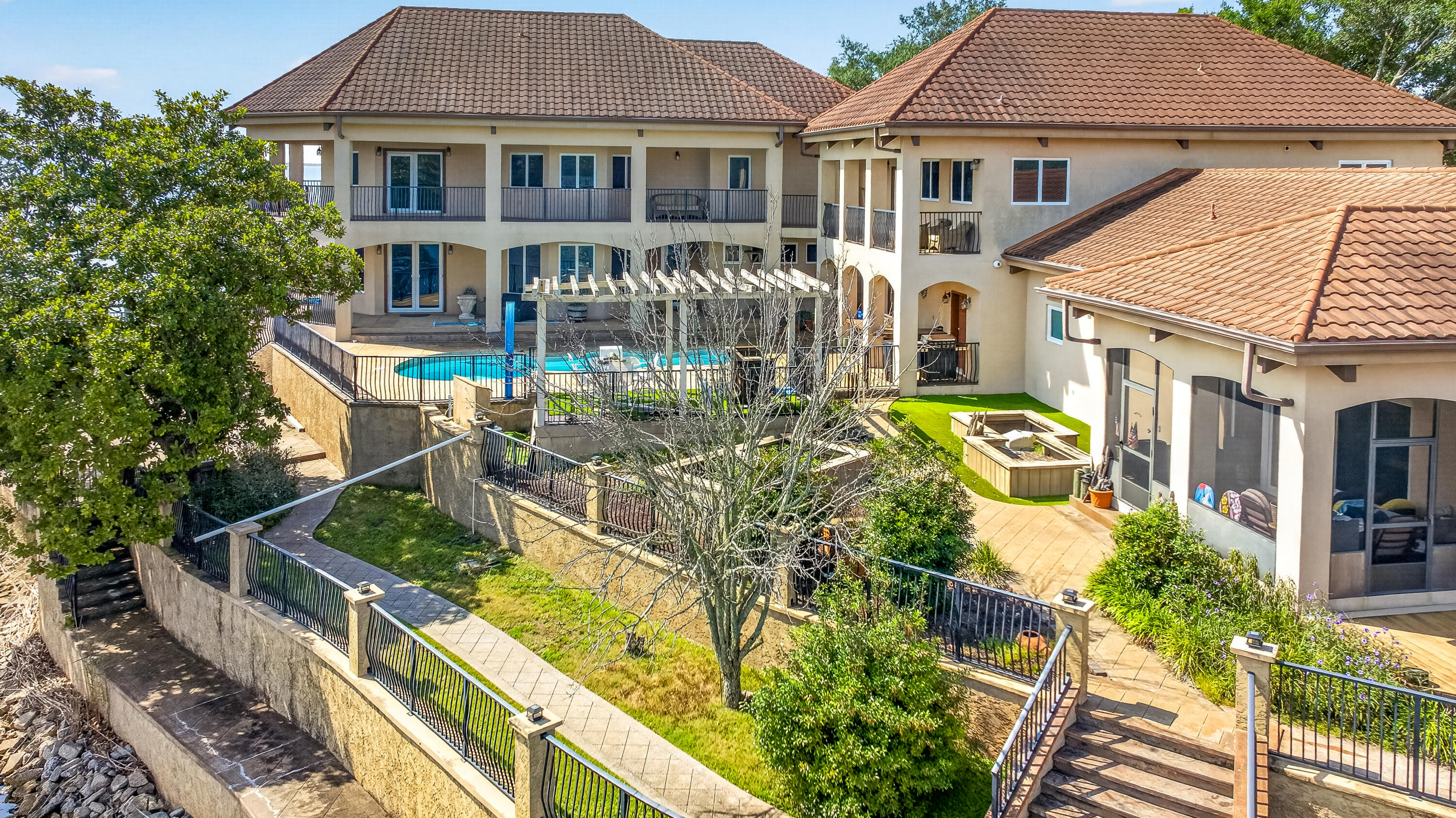 781 Boulevard Of The Champions