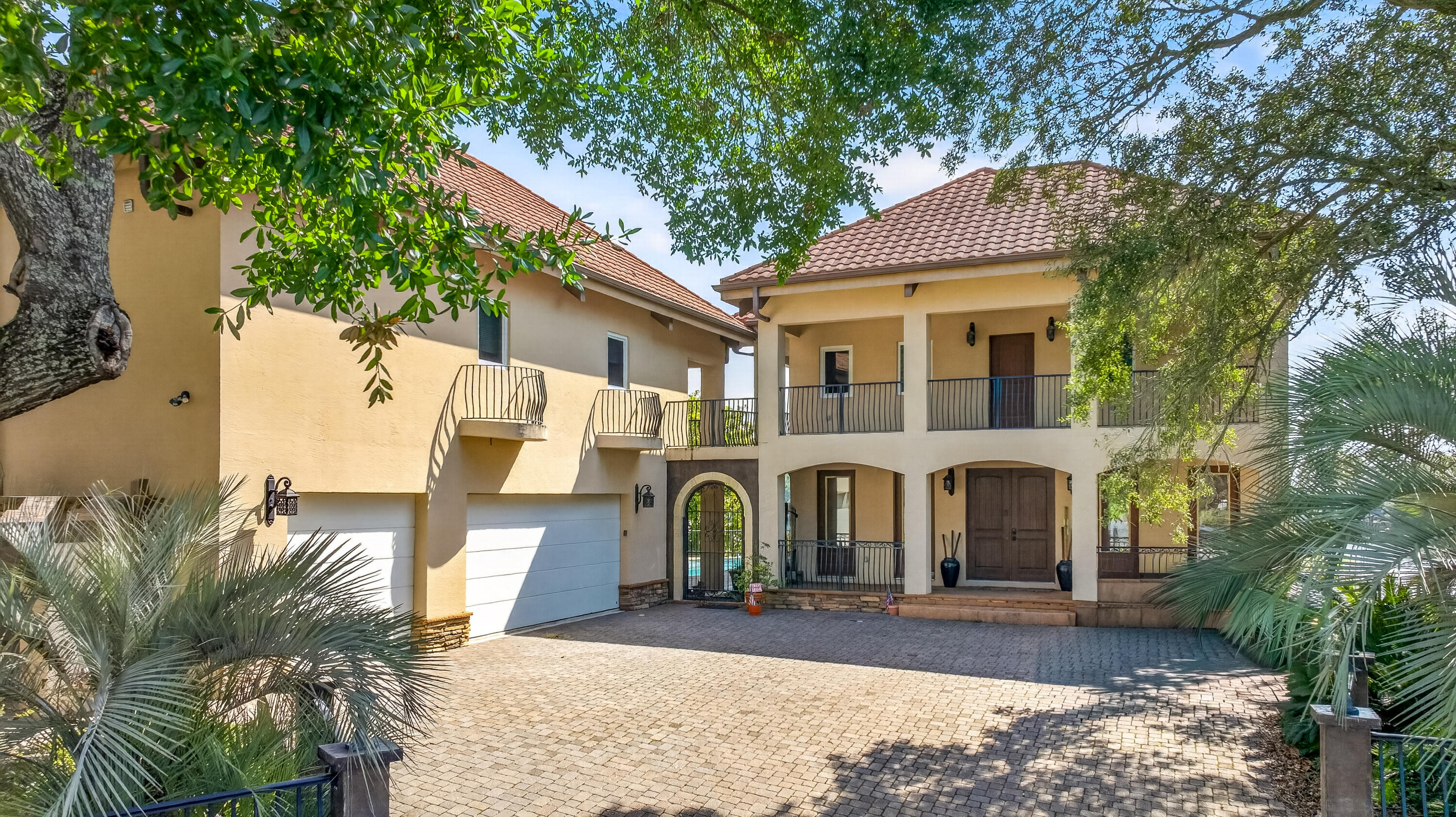 781 Boulevard Of The Champions