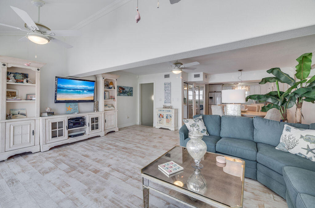 445 Gulf Shore Drive, 10