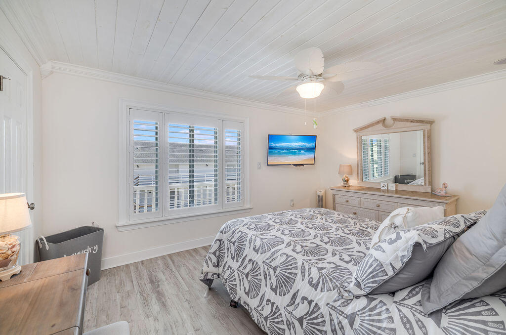 445 Gulf Shore Drive, 10