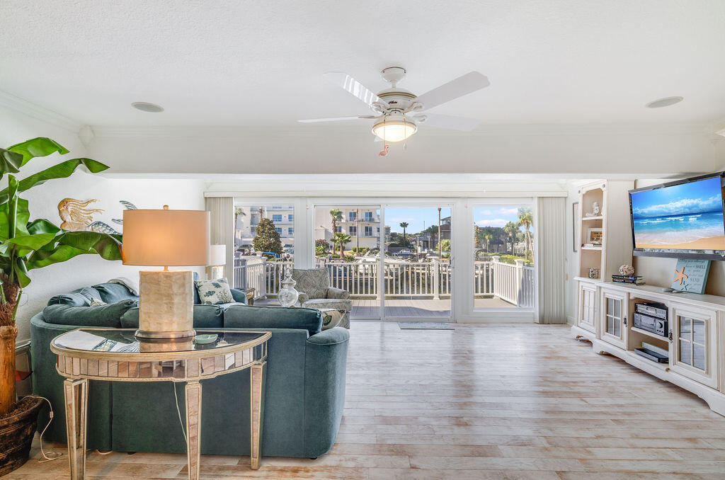 445 Gulf Shore Drive, 10