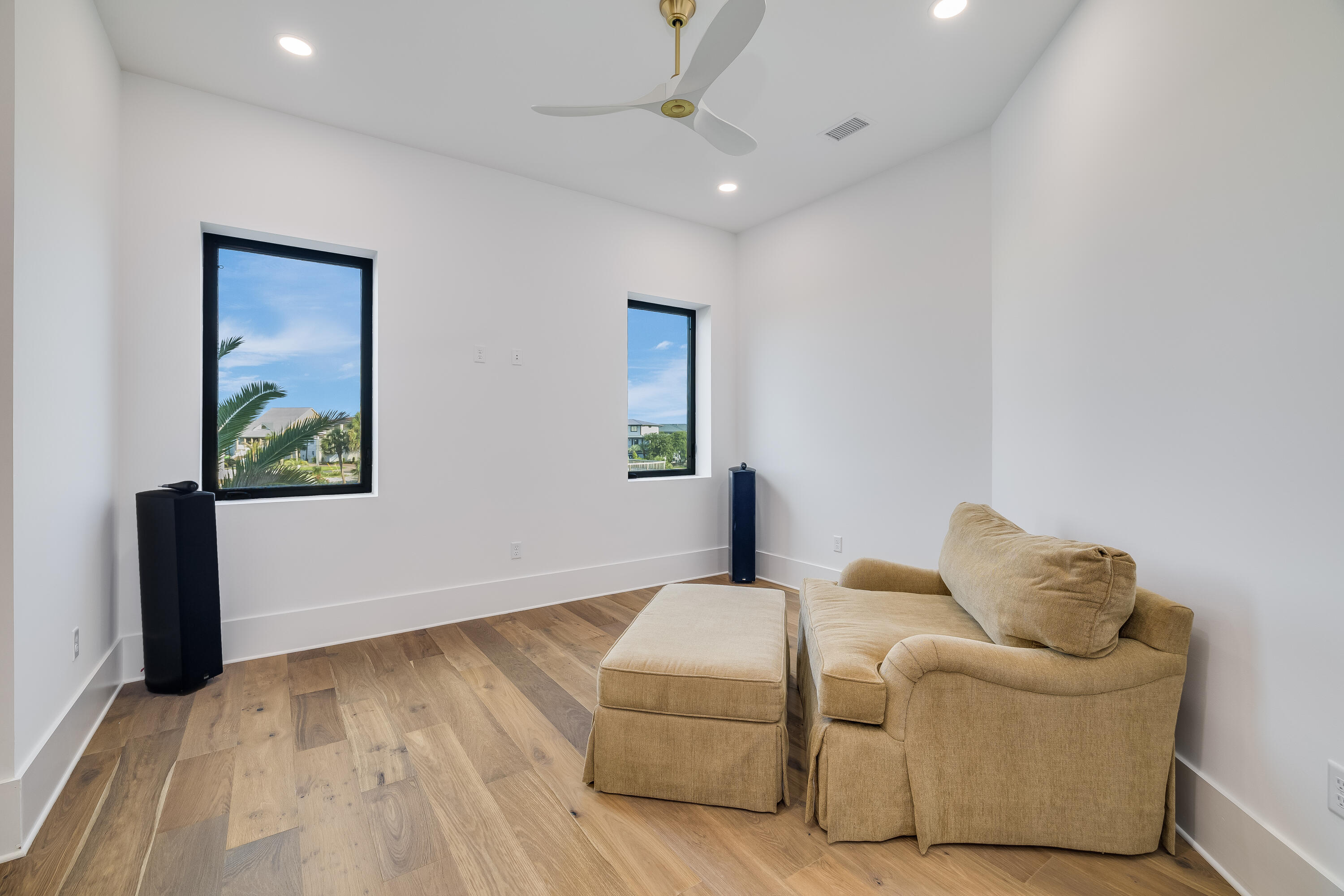 602 Lagoon Dr Drive