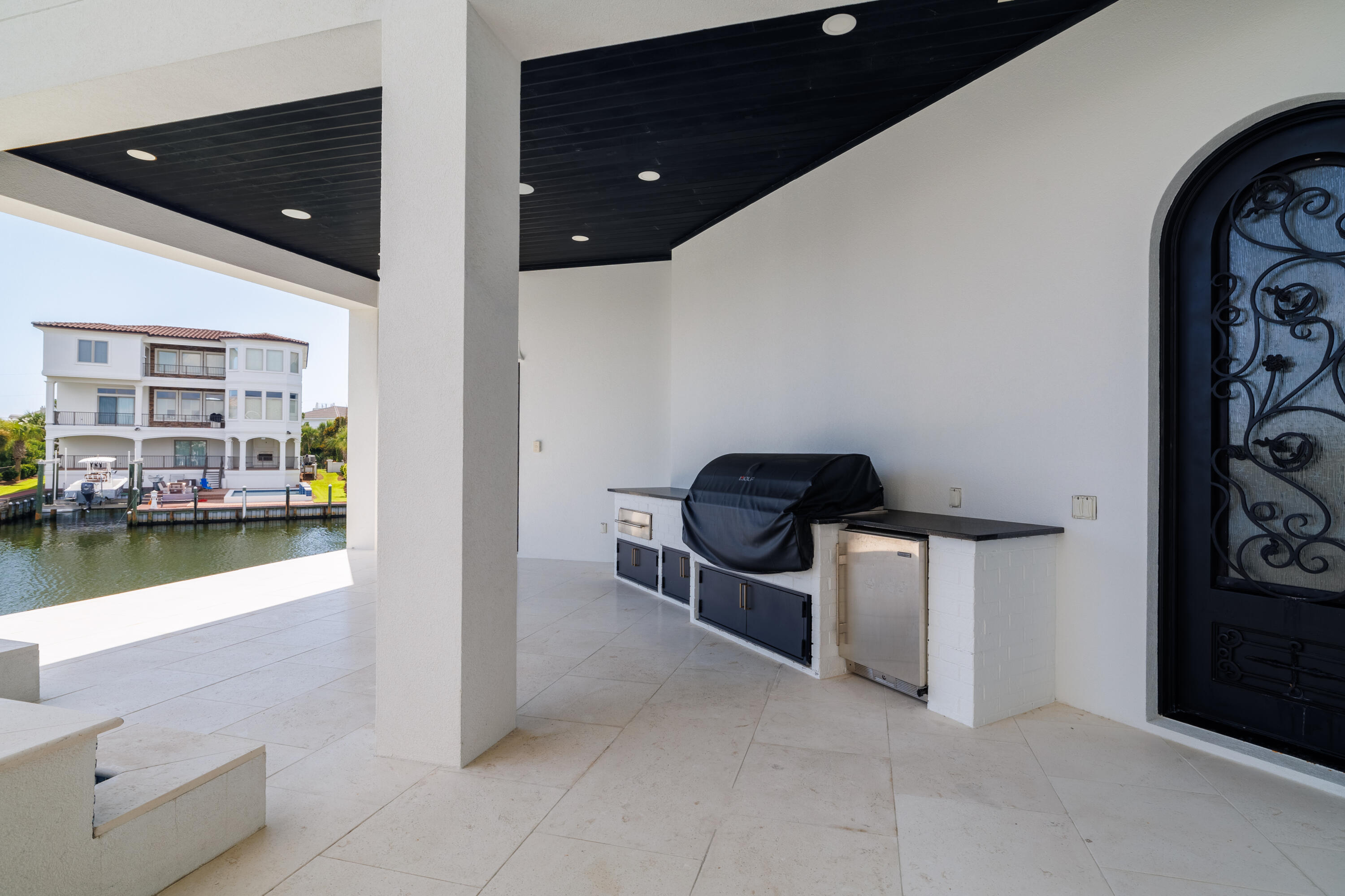 602 Lagoon Dr Drive
