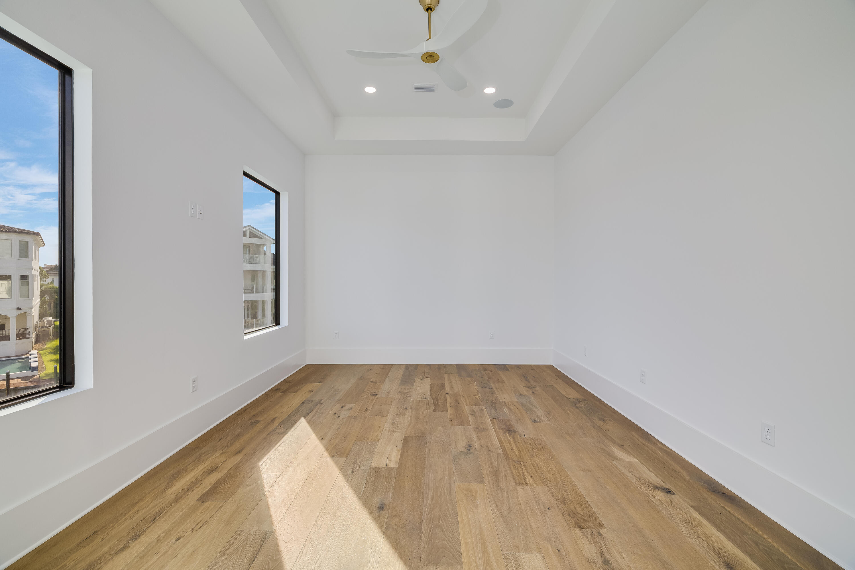 602 Lagoon Dr Drive