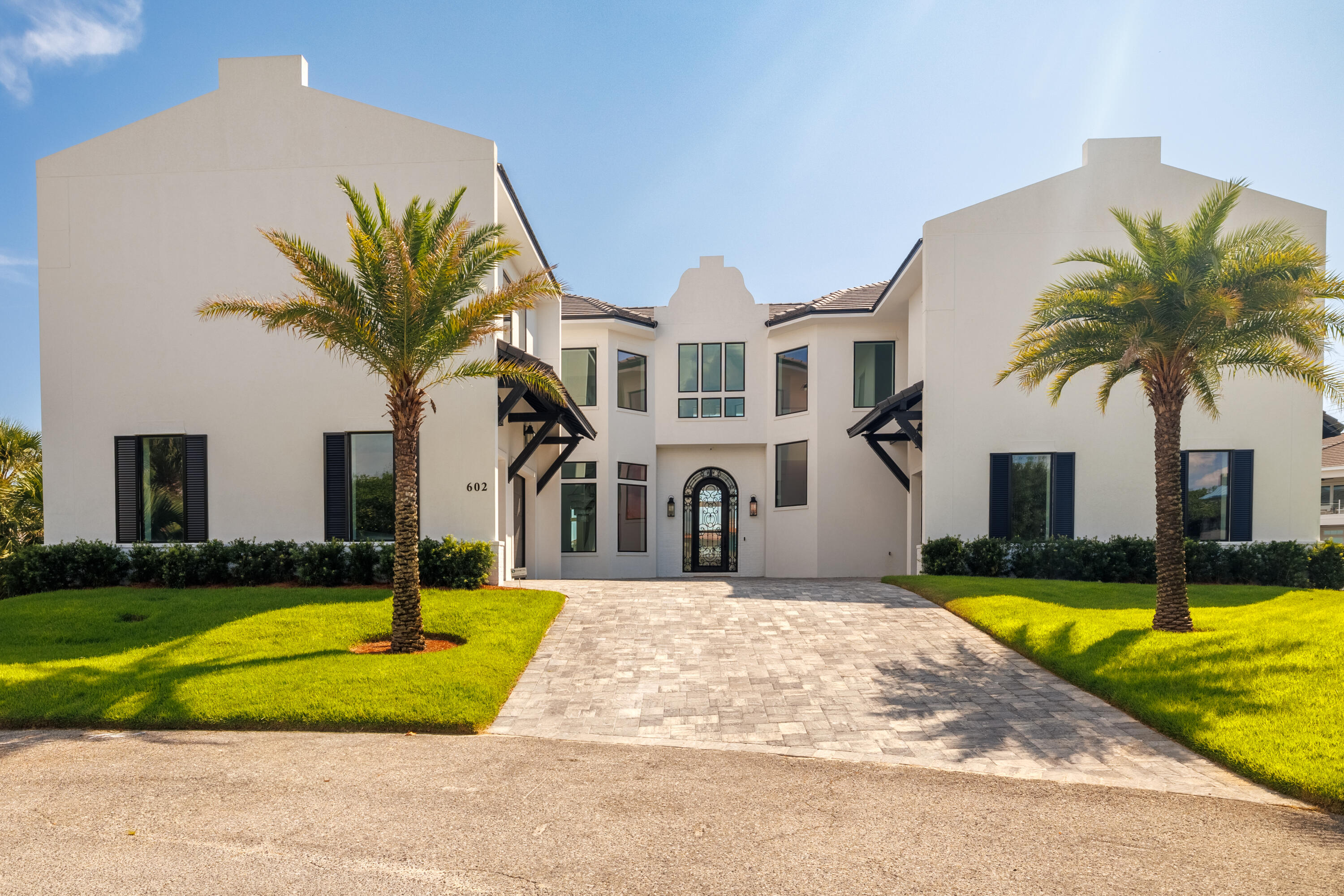 602 Lagoon Dr Drive