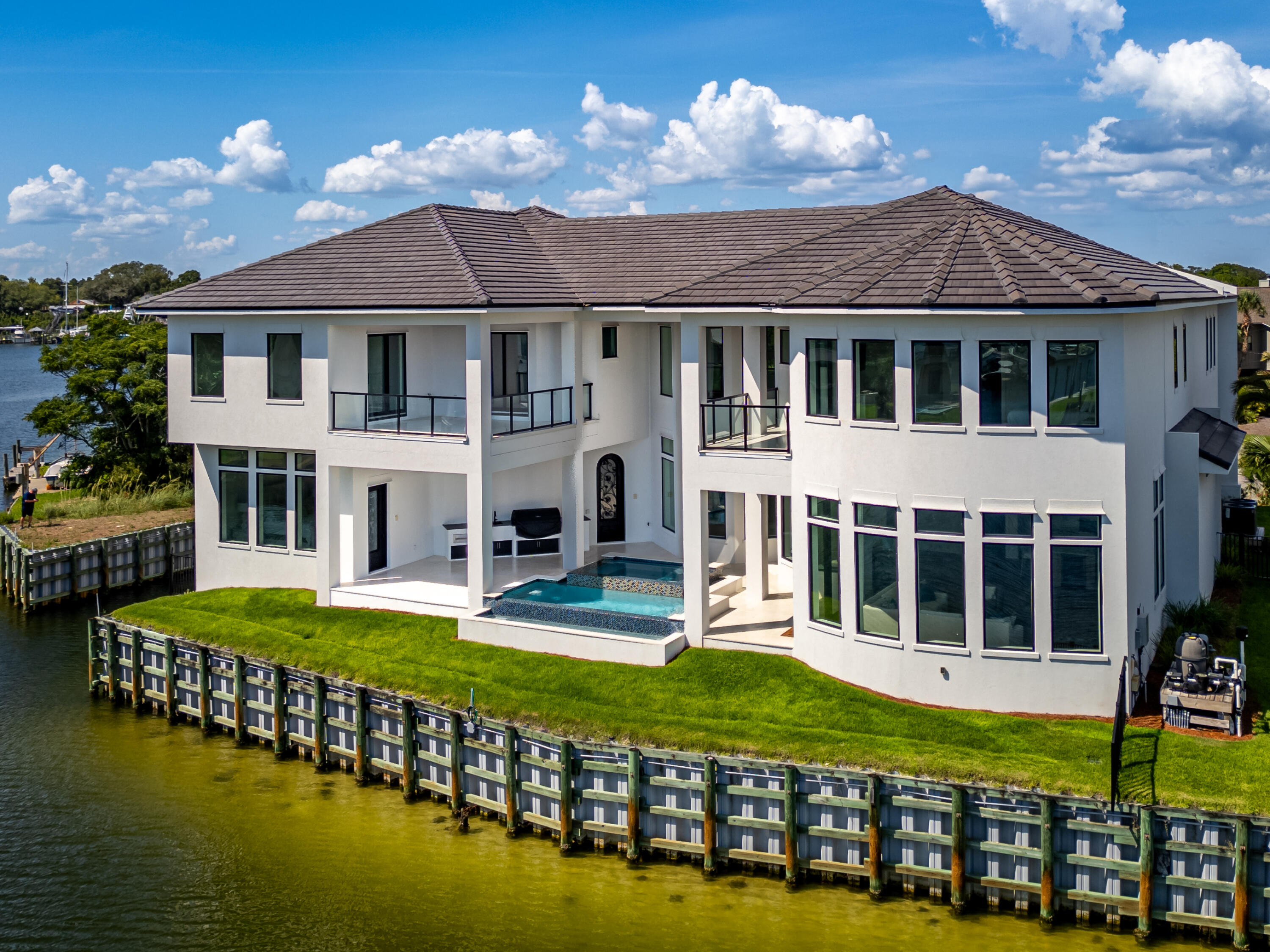 602 Lagoon Dr Drive