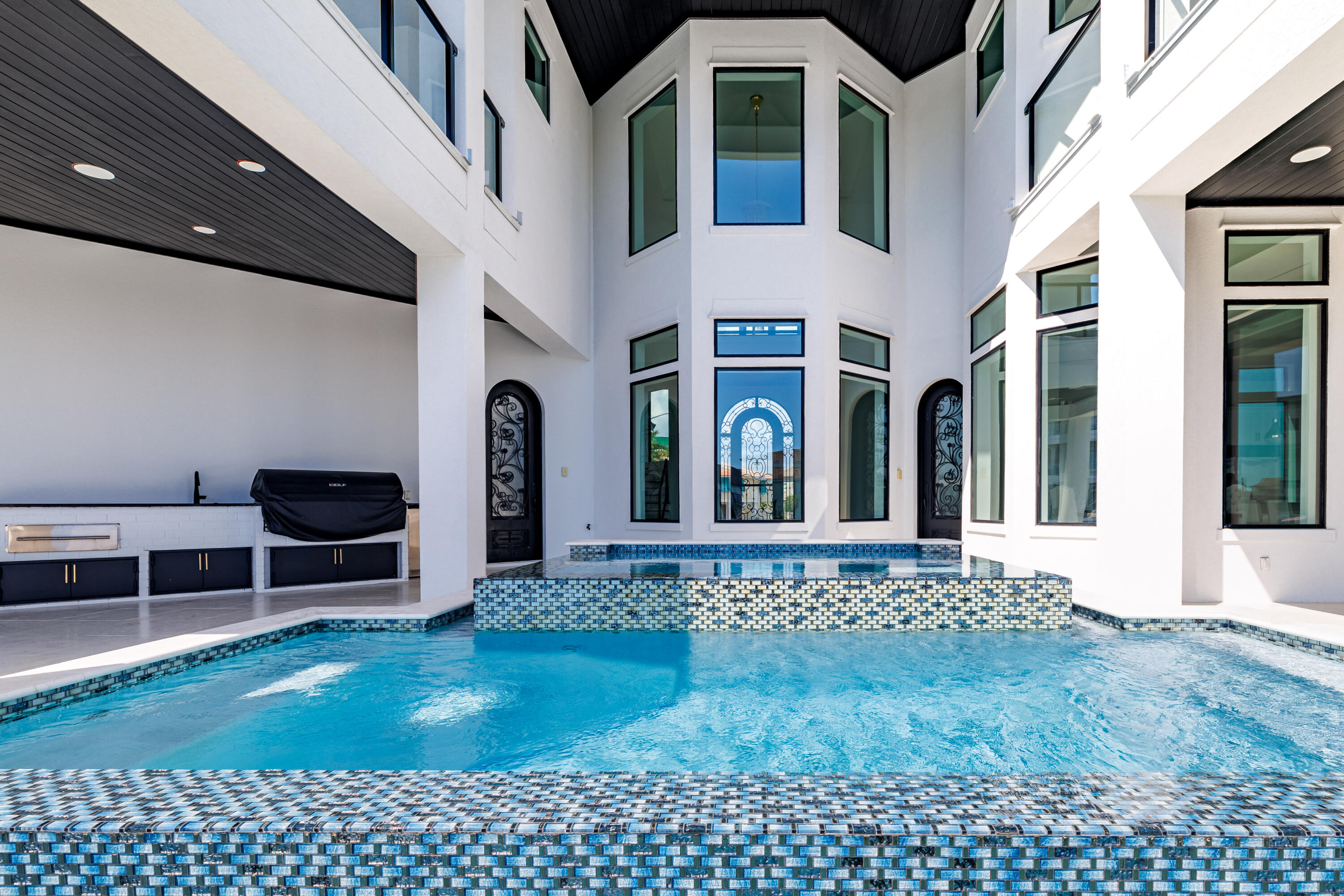 602 Lagoon Dr Drive
