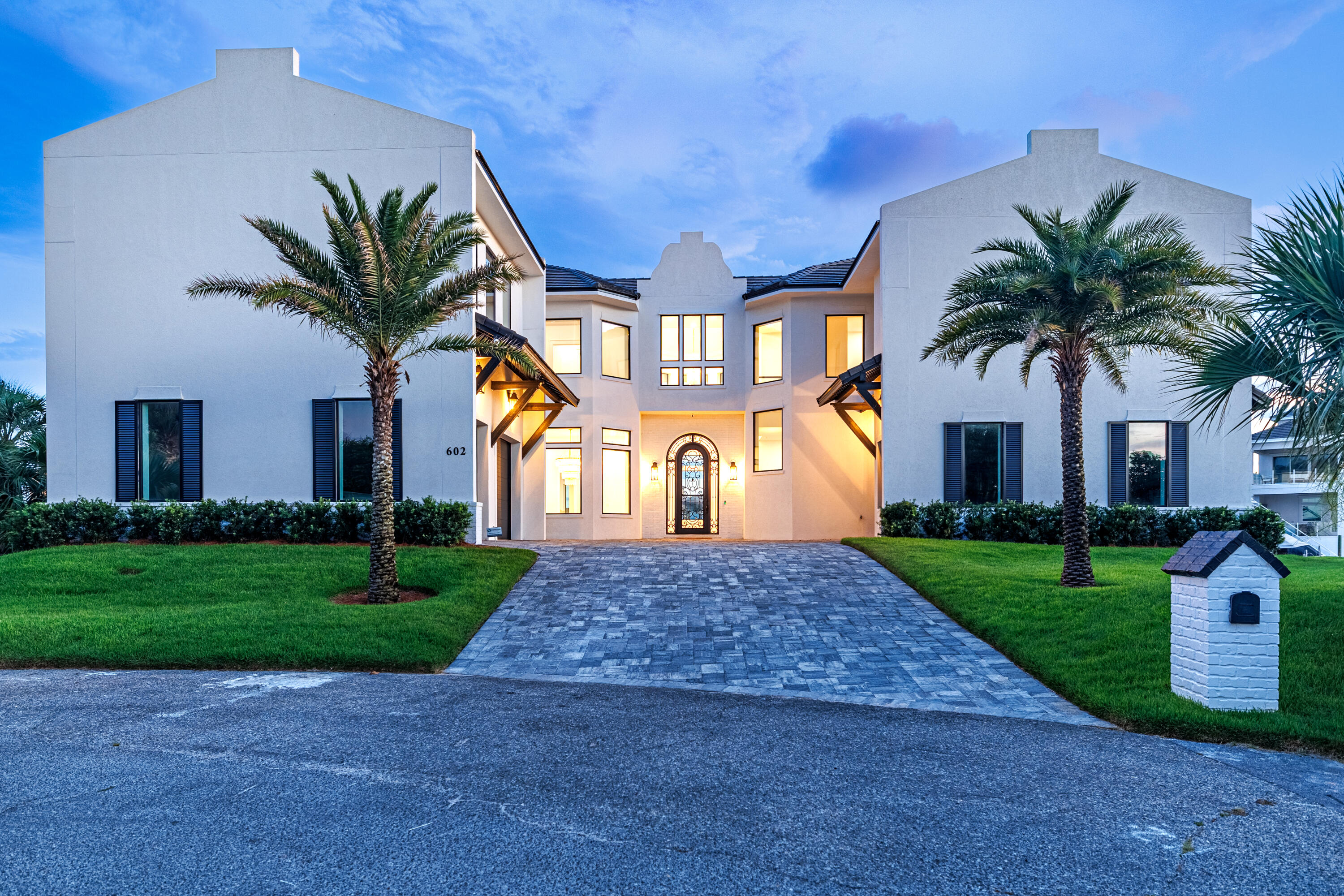602 Lagoon Dr Drive