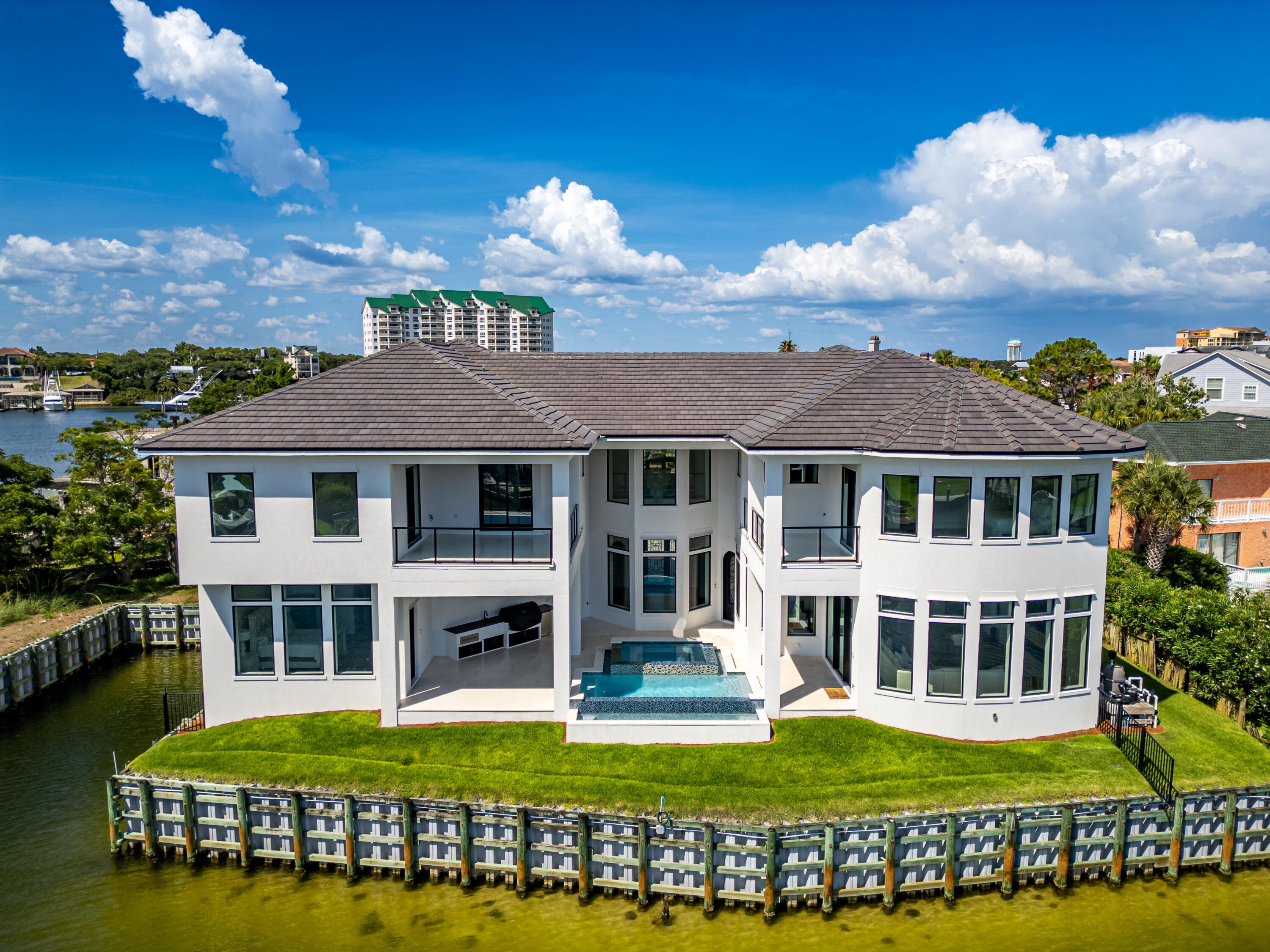 602 Lagoon Dr Drive