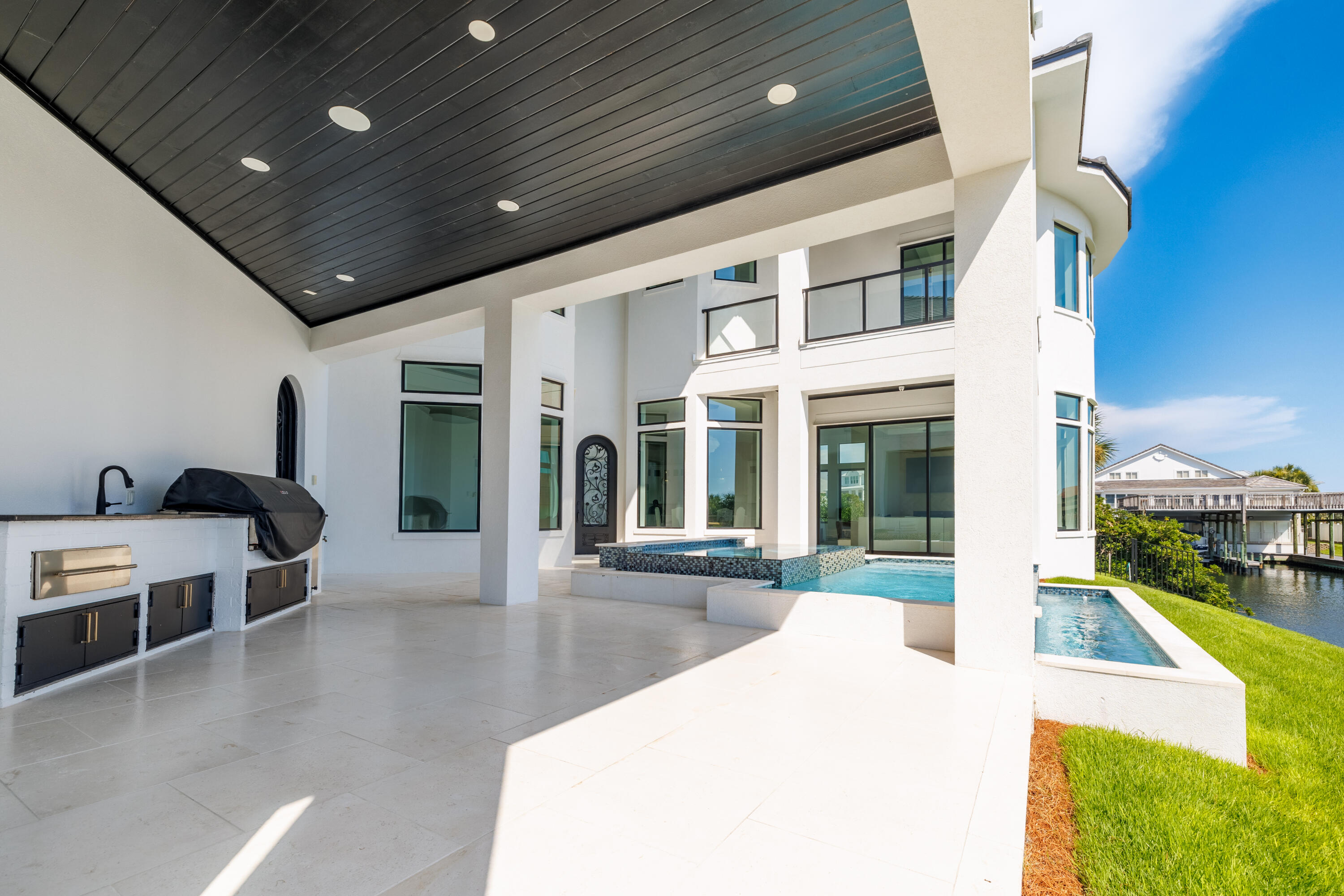 602 Lagoon Dr Drive